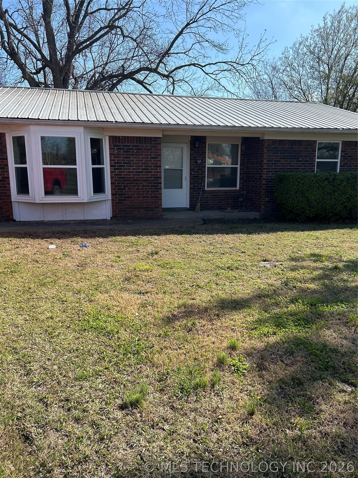 402 F Street Property Photo 1