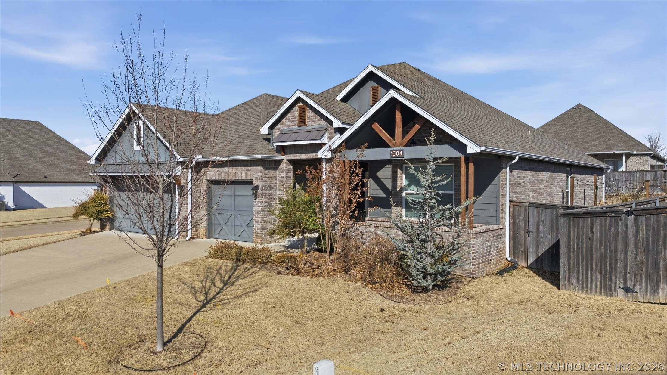 1504 E Mobile Street Property Photo 3