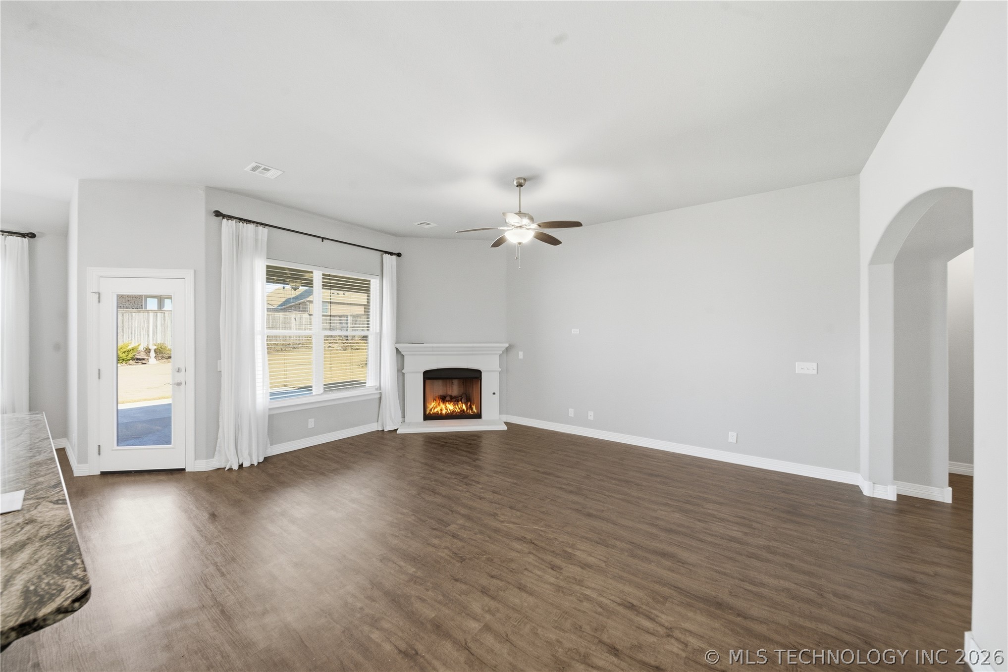 1504 E Mobile Street Property Photo 7