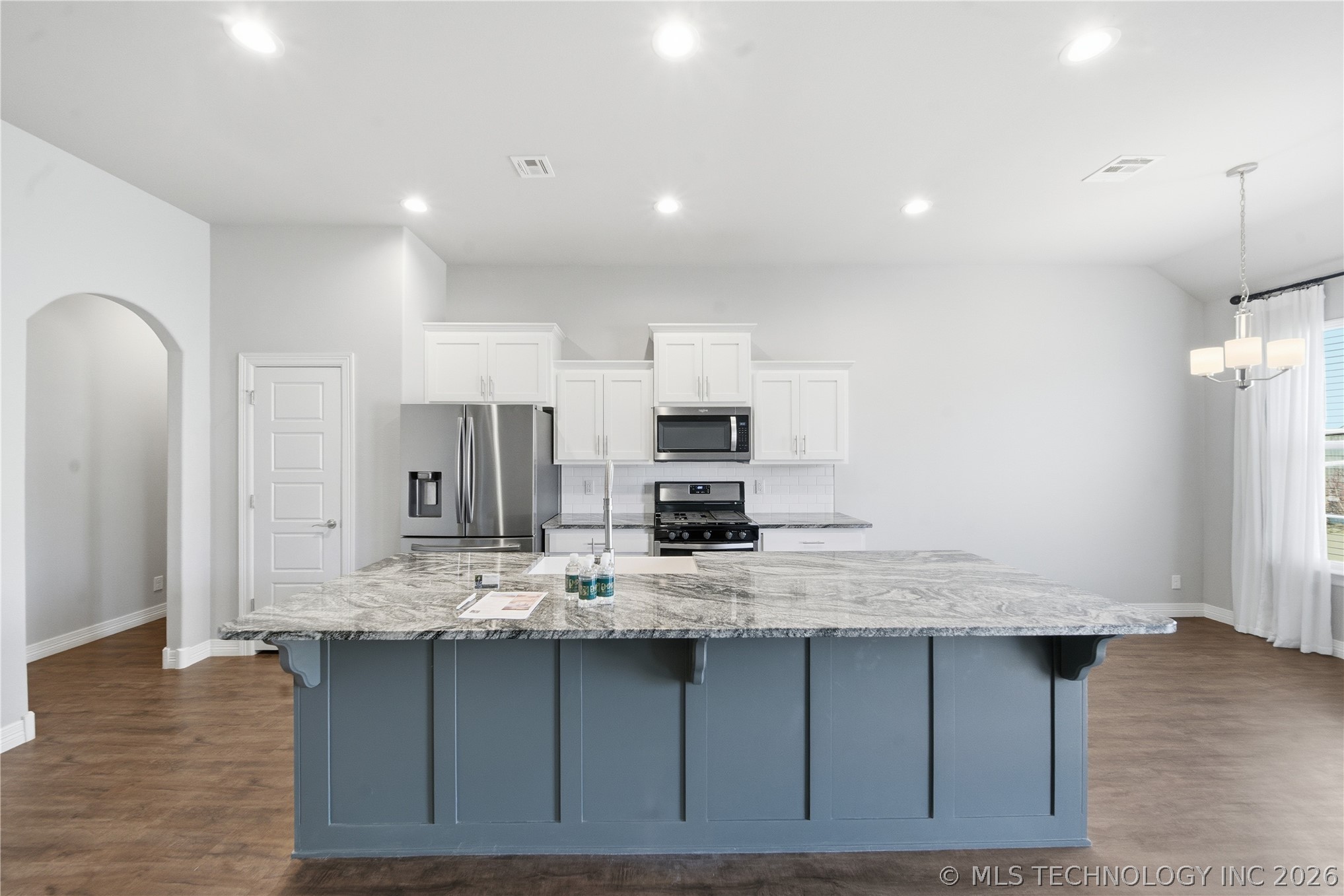 1504 E Mobile Street Property Photo 10