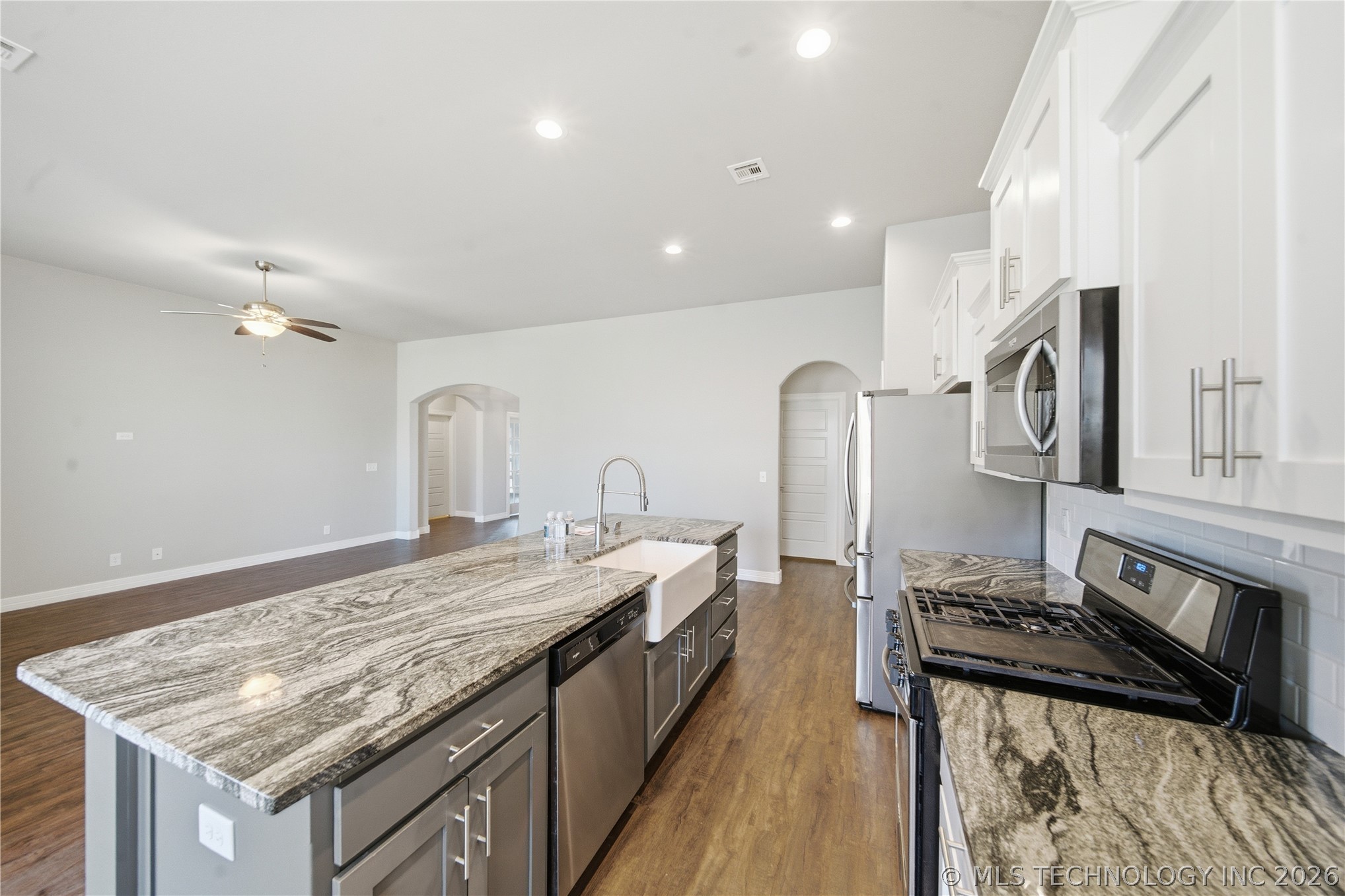 1504 E Mobile Street Property Photo 11