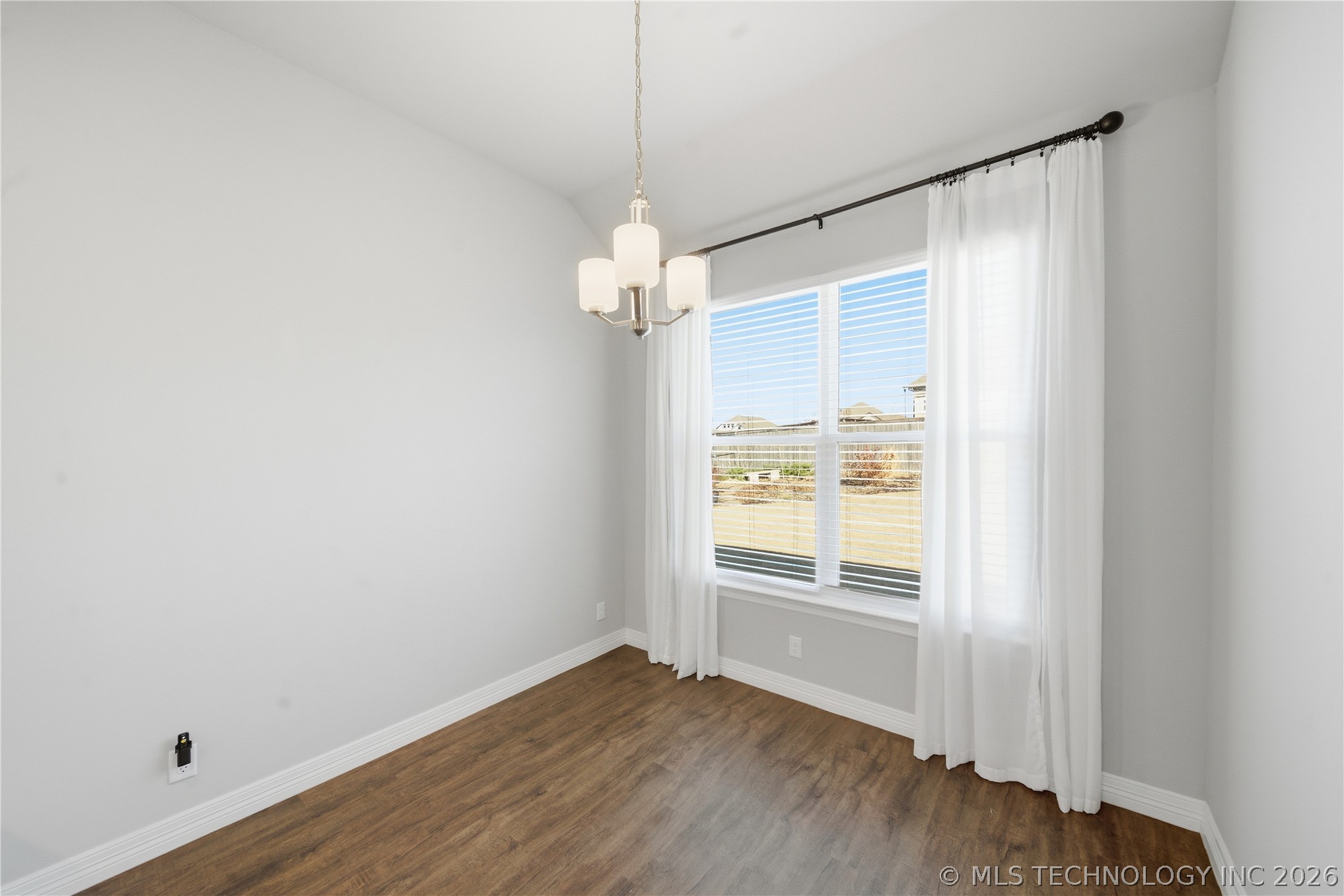1504 E Mobile Street Property Photo 14
