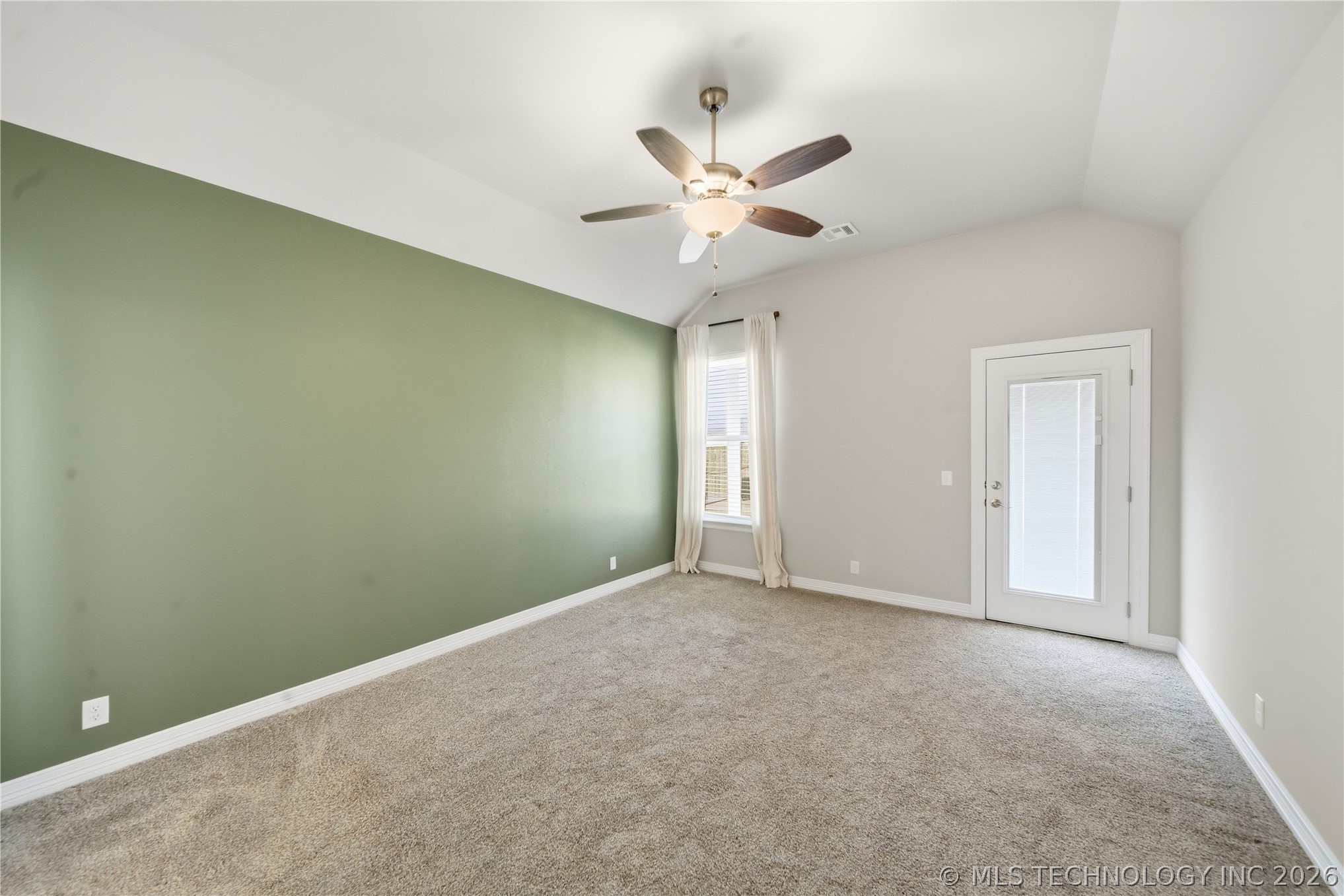 1504 E Mobile Street Property Photo 17