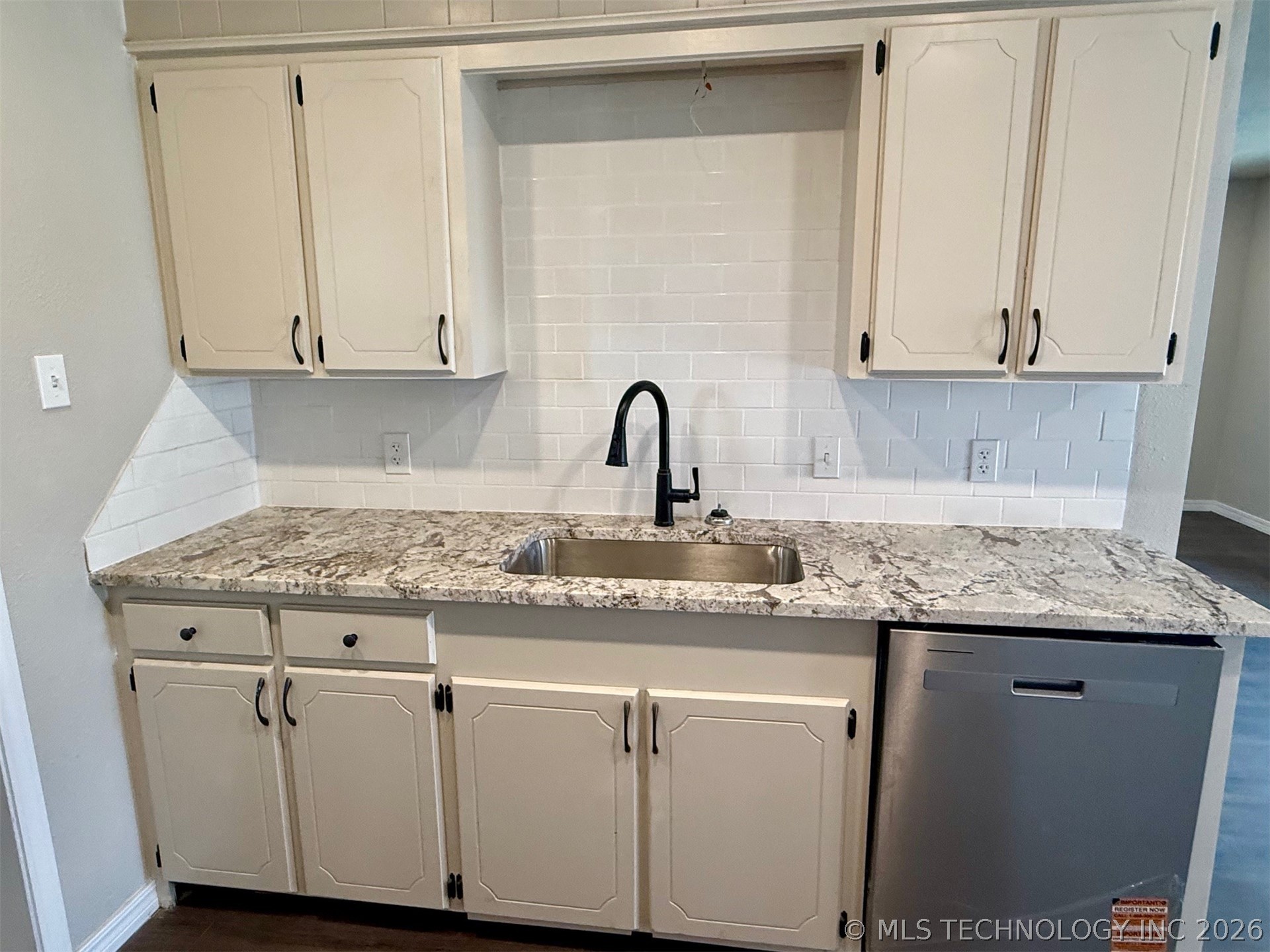473 N Murray Property Photo 9