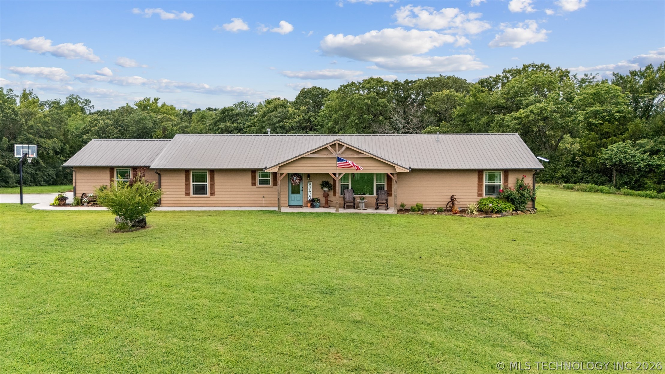 16537 County Road 3720 Property Photo 2
