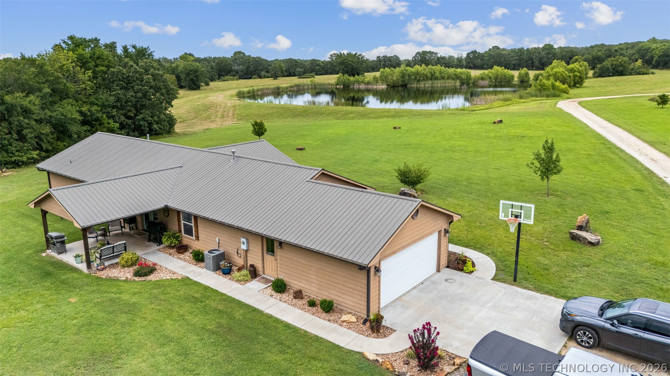 16537 County Road 3720 Property Photo 4