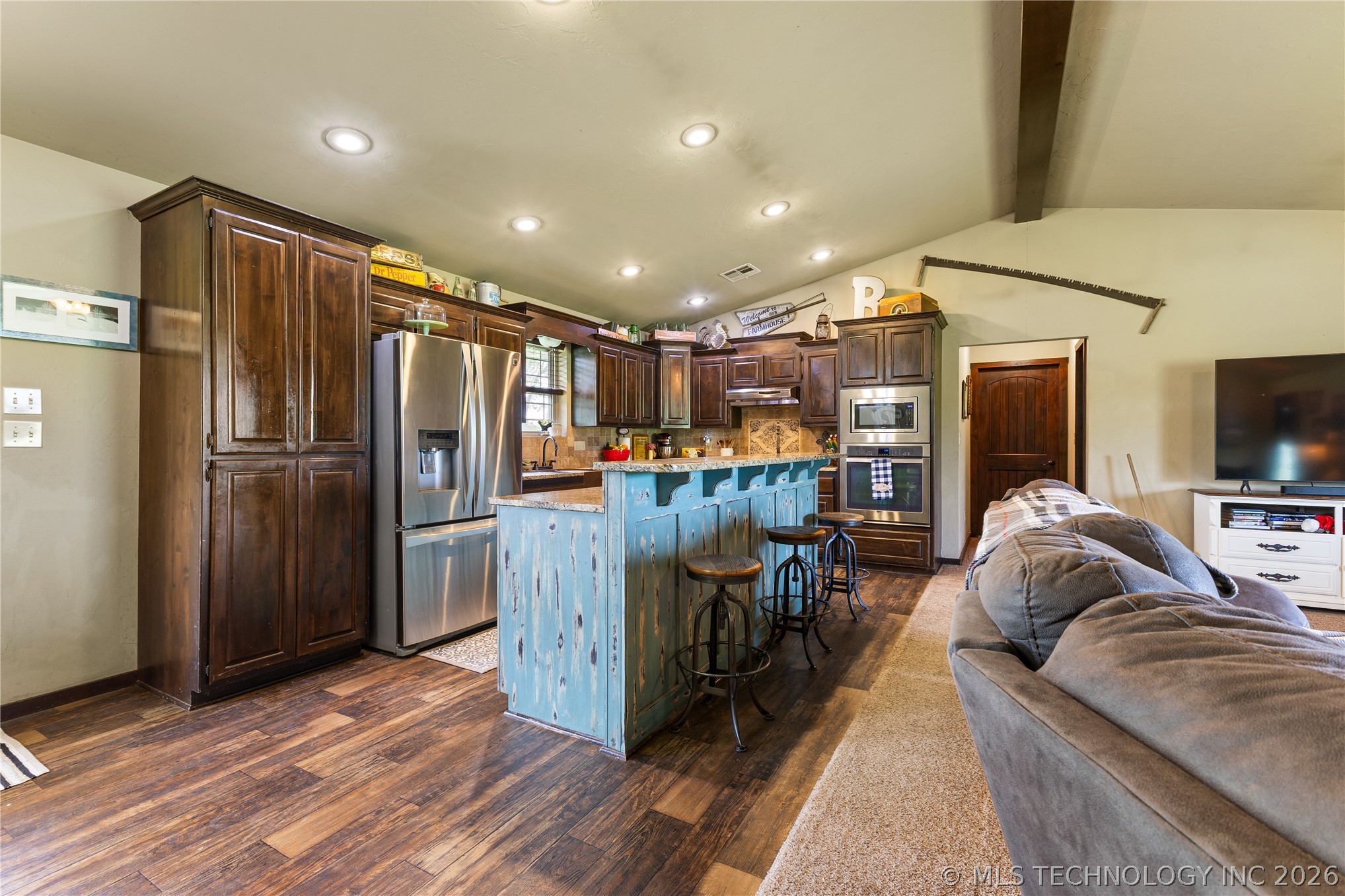 16537 County Road 3720 Property Photo 11