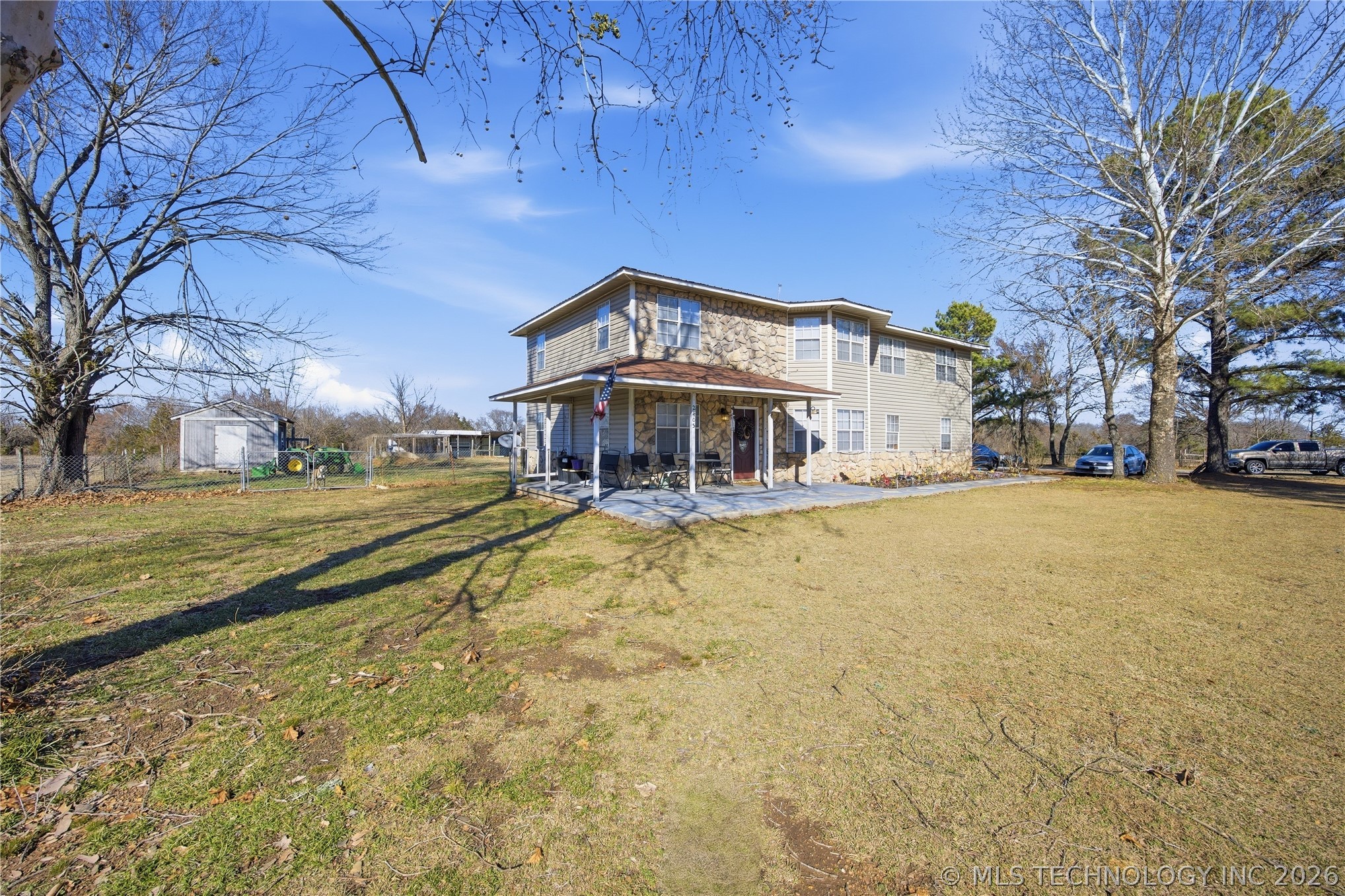 2405 W Chicken Fight Road Property Photo 3
