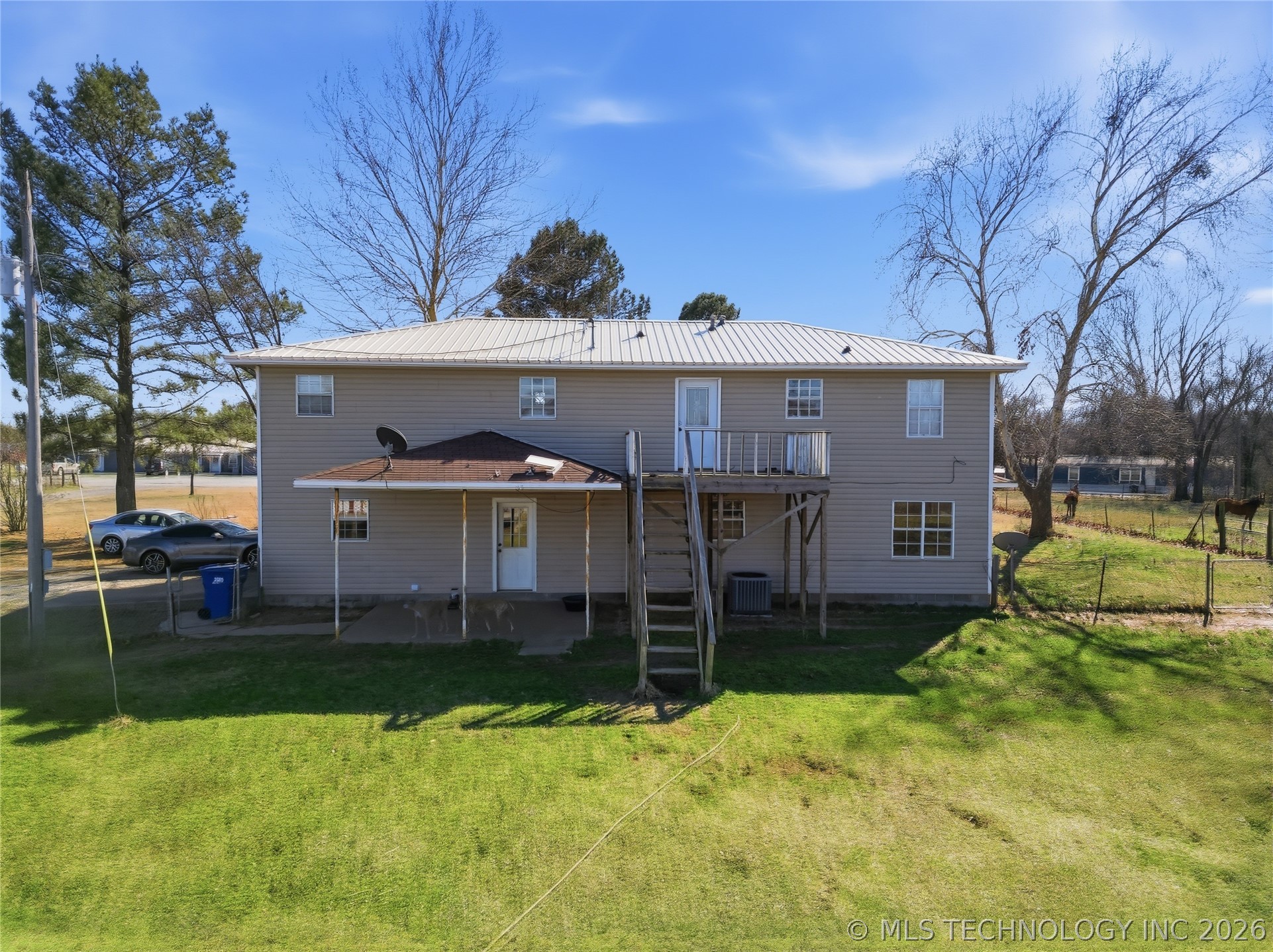 2405 W Chicken Fight Road Property Photo 5