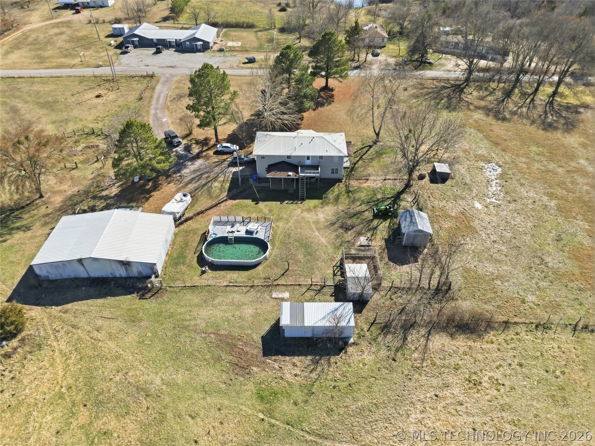 2405 W Chicken Fight Road Property Photo 7