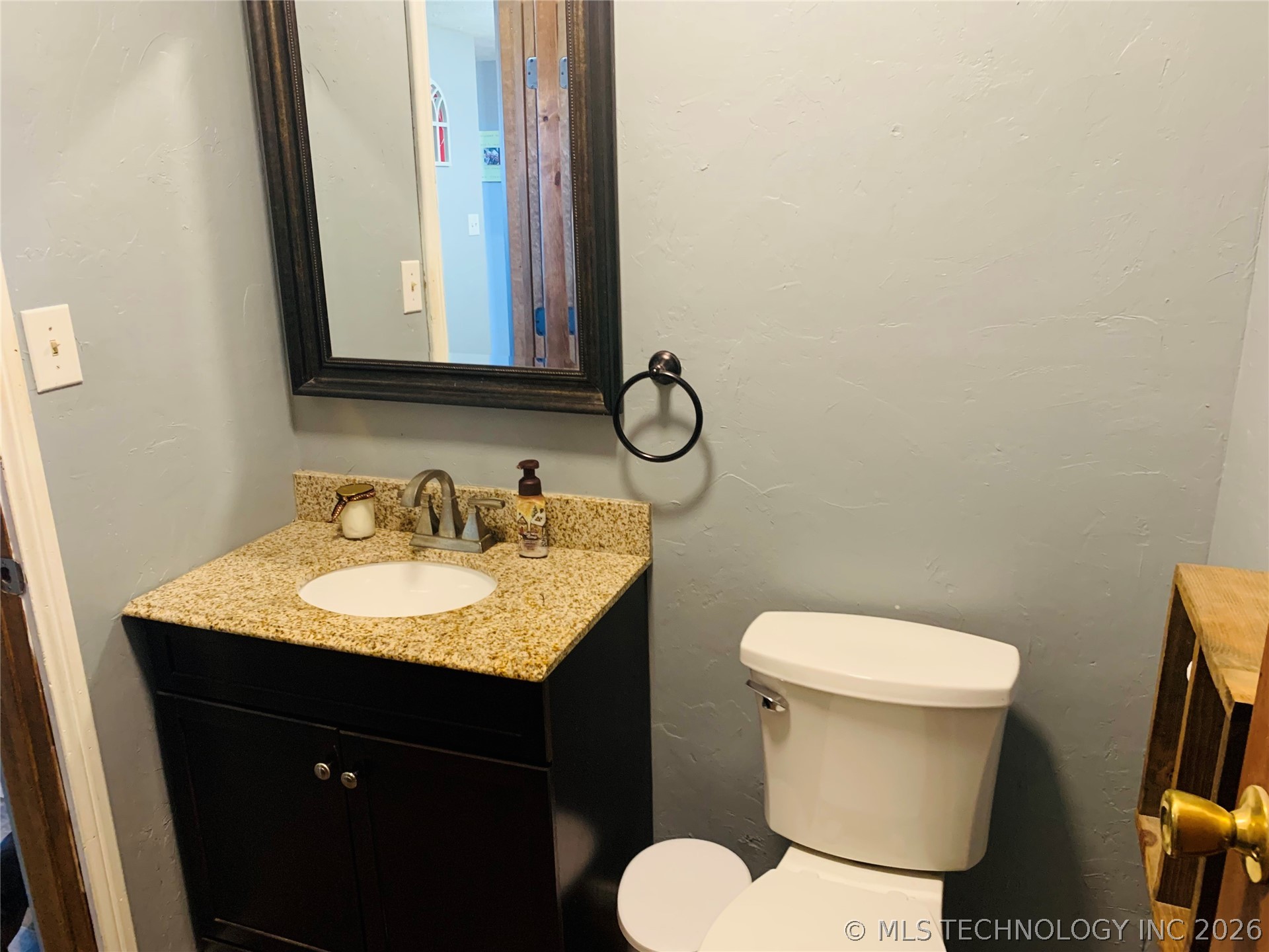 2405 W Chicken Fight Road Property Photo 25