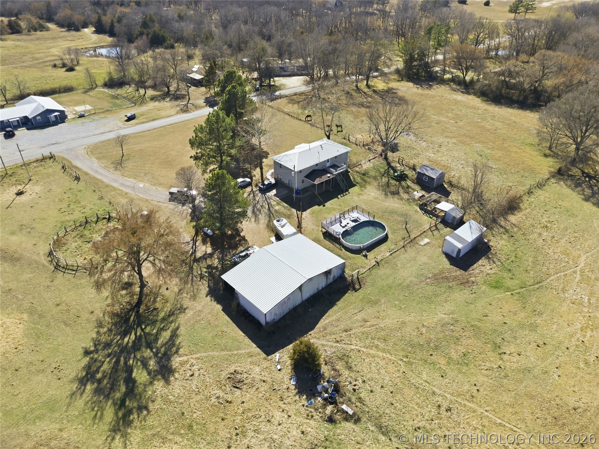 2405 W Chicken Fight Road Property Photo 52