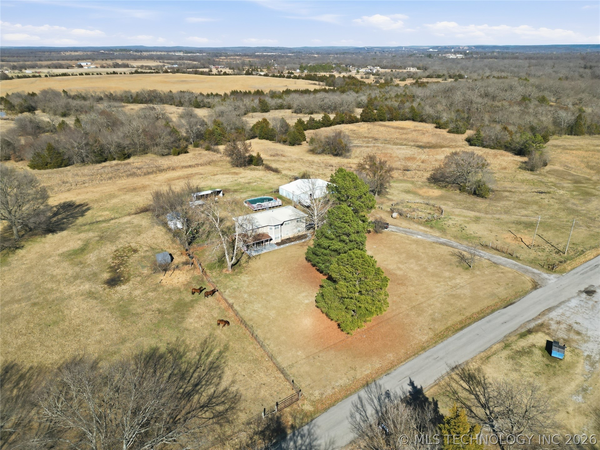 2405 W Chicken Fight Road Property Photo 53