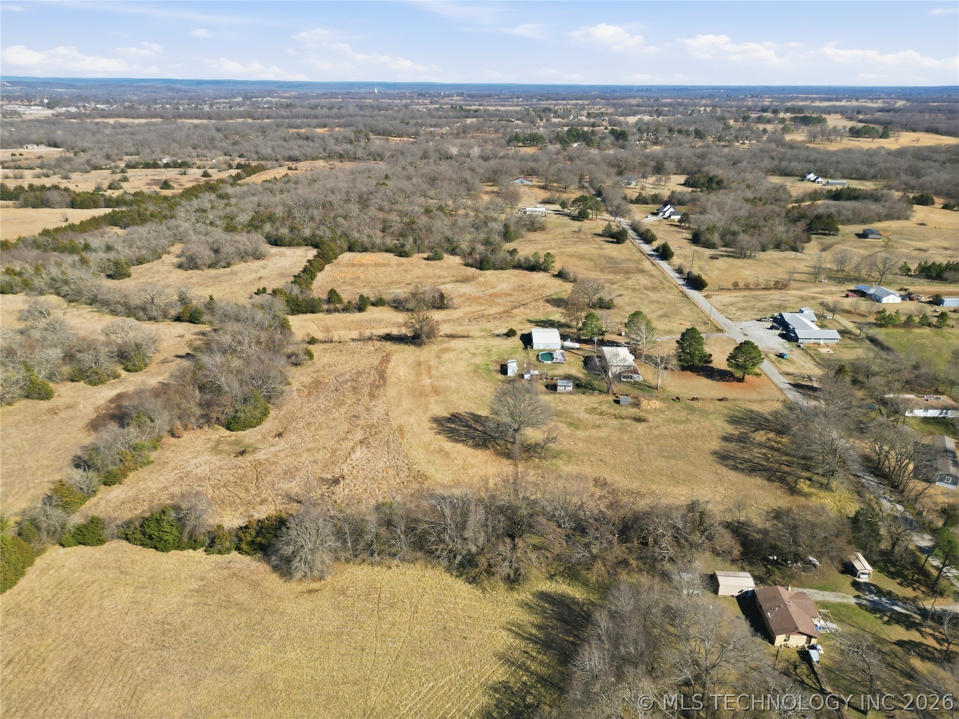 2405 W Chicken Fight Road Property Photo 54