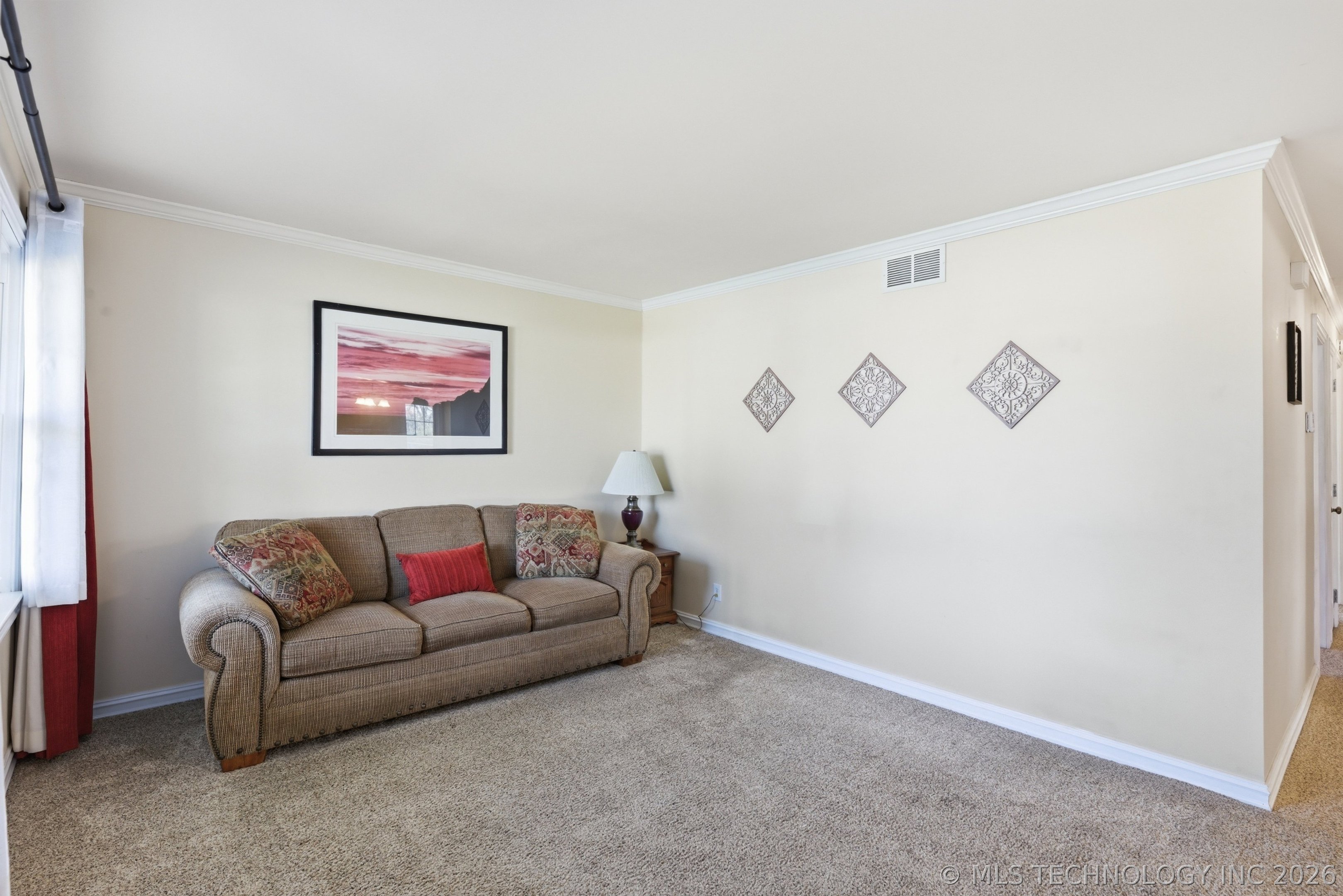4704 E 46th Street Property Photo 4