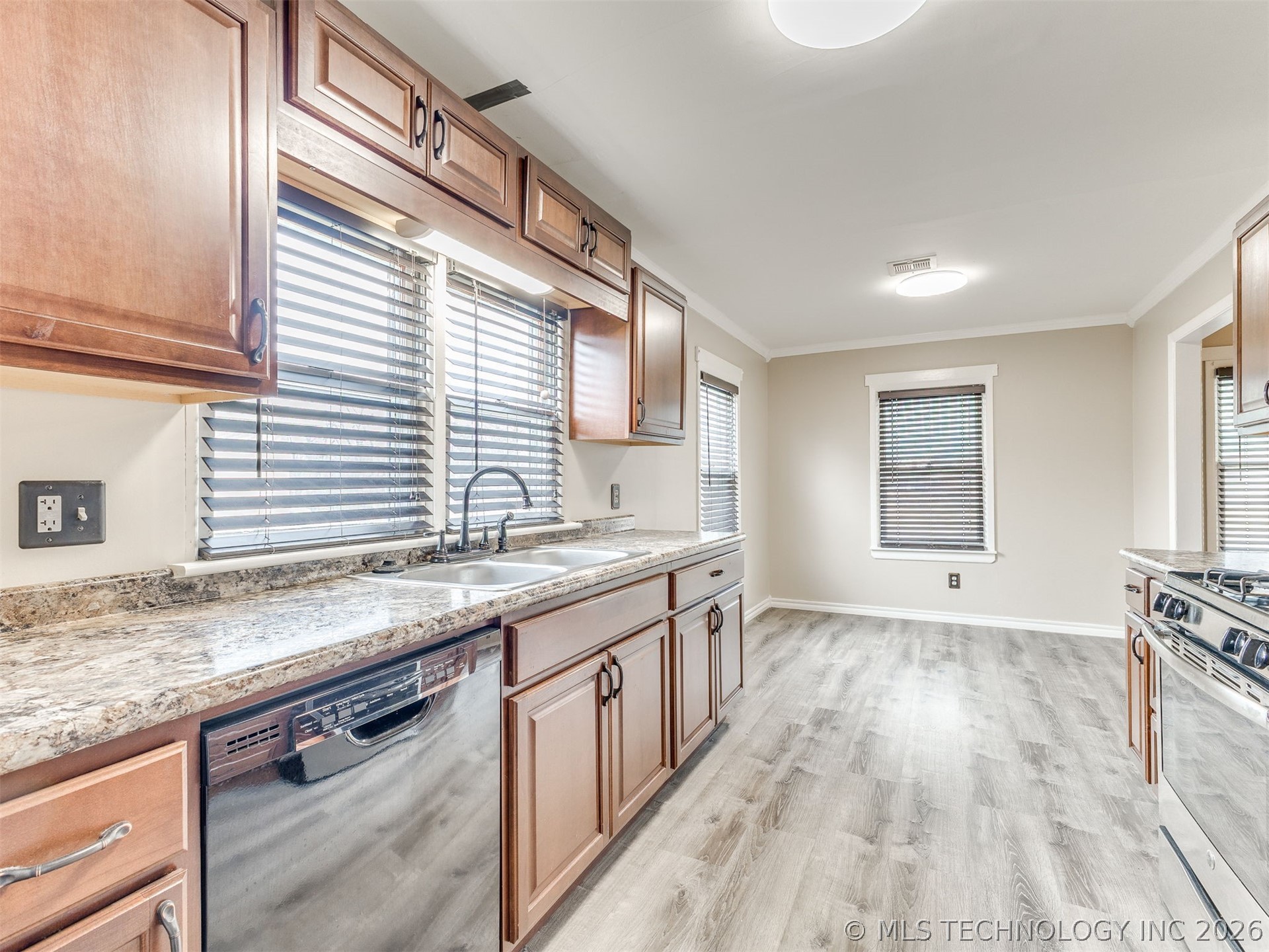 632 S Walnut Street Property Photo 6