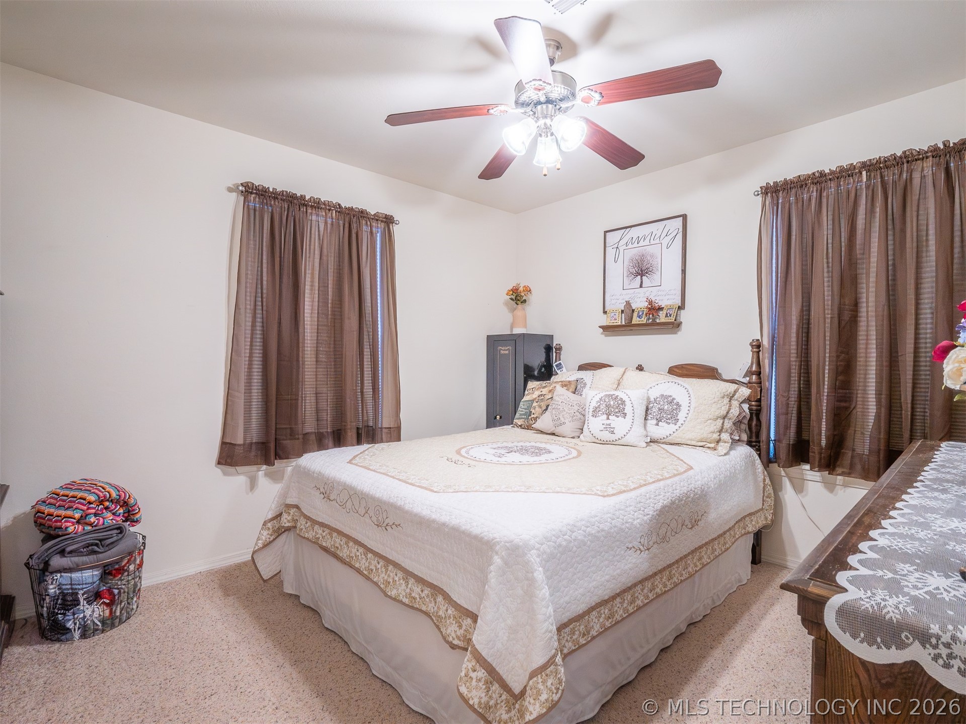 408 S 10th Property Photo 17