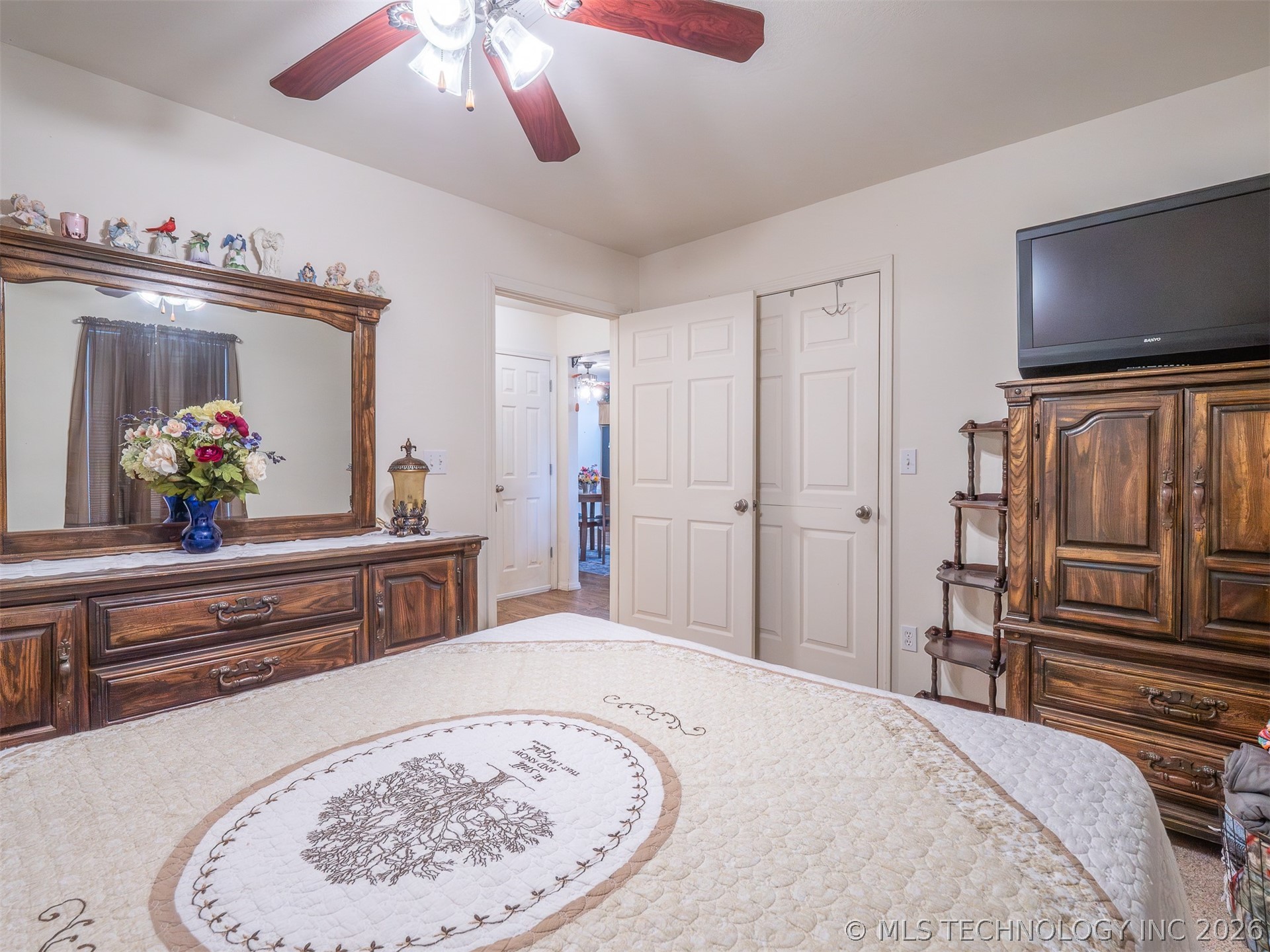 408 S 10th Property Photo 19