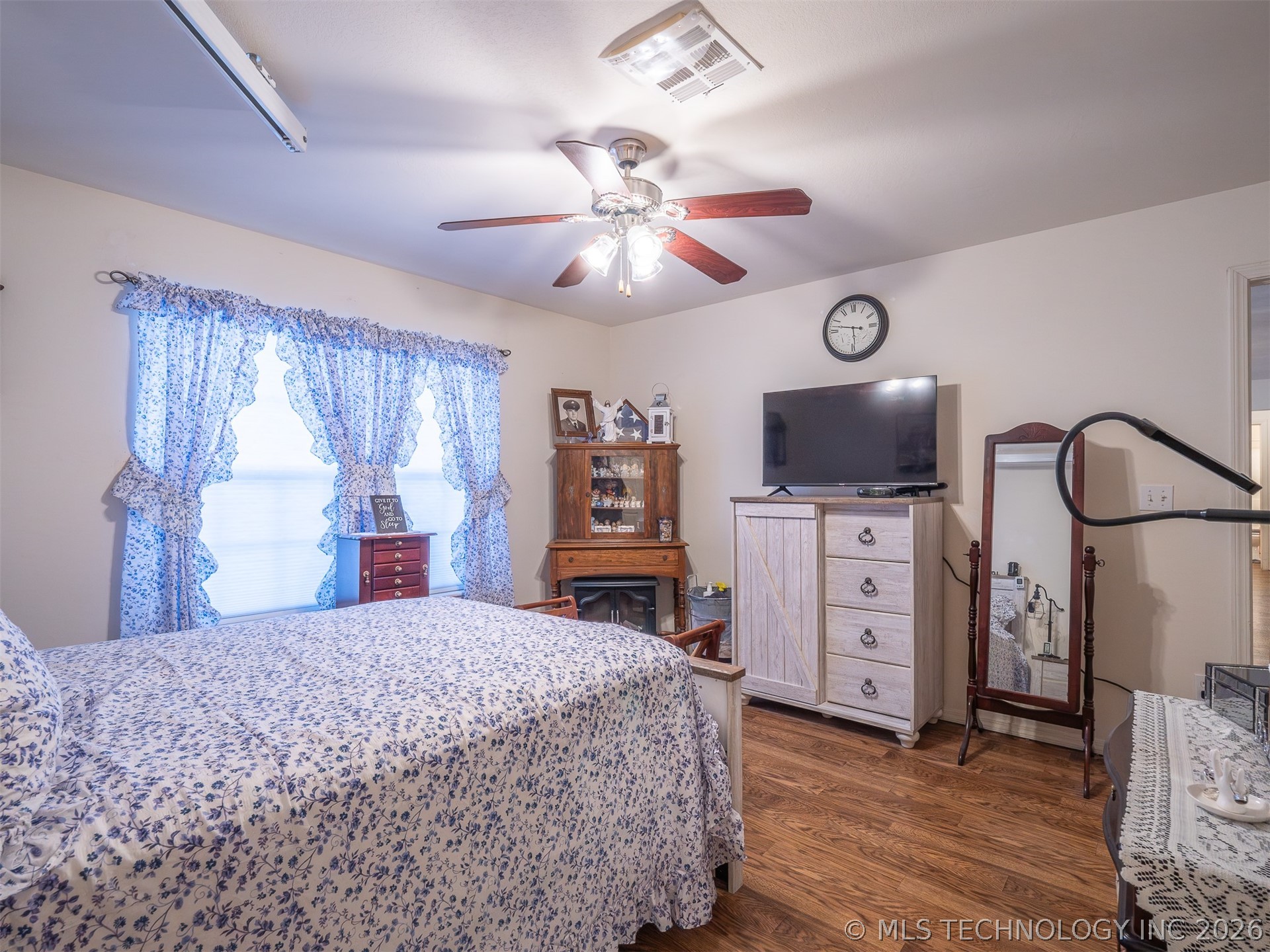 408 S 10th Property Photo 28