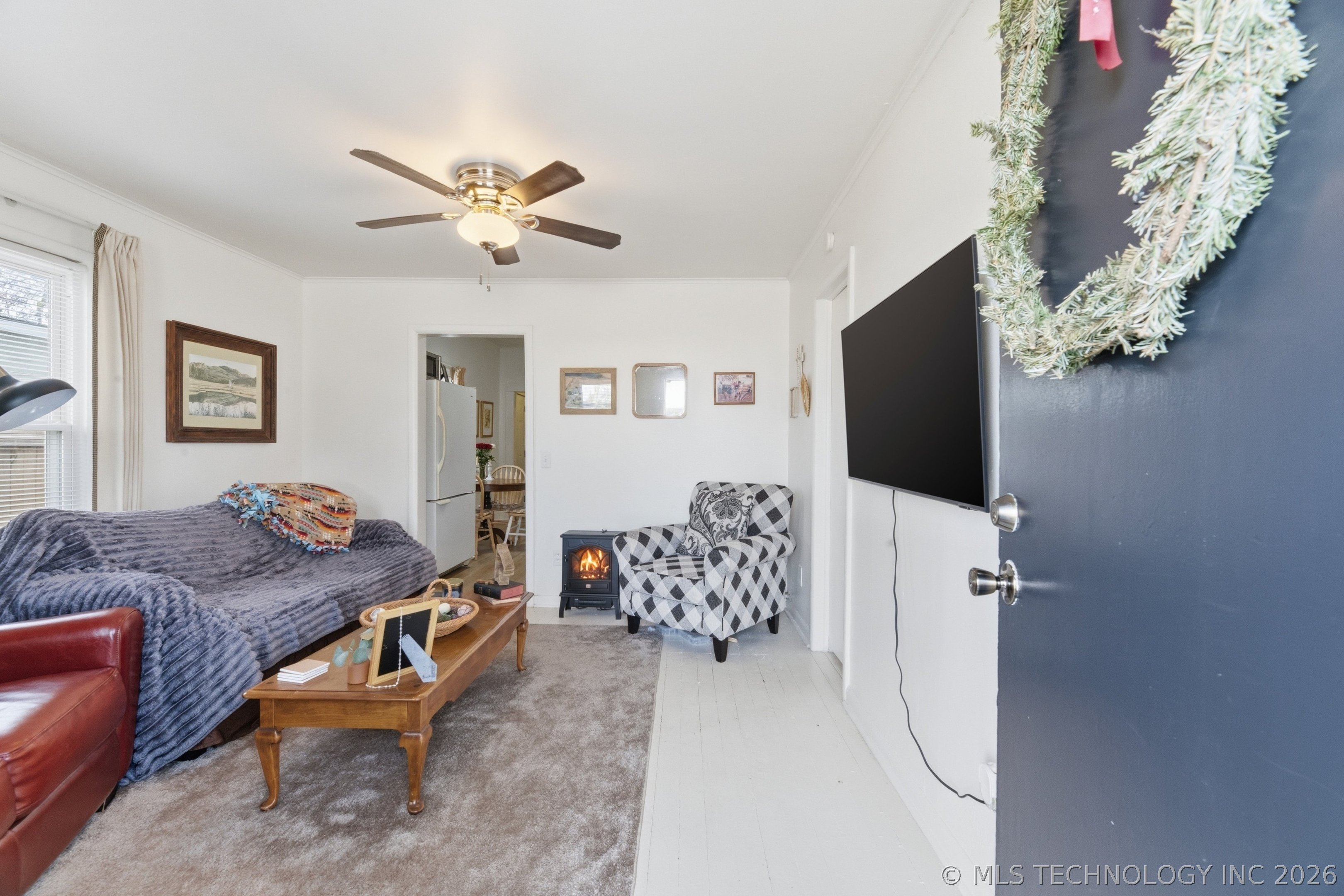 108 E 5th Street Property Photo 3