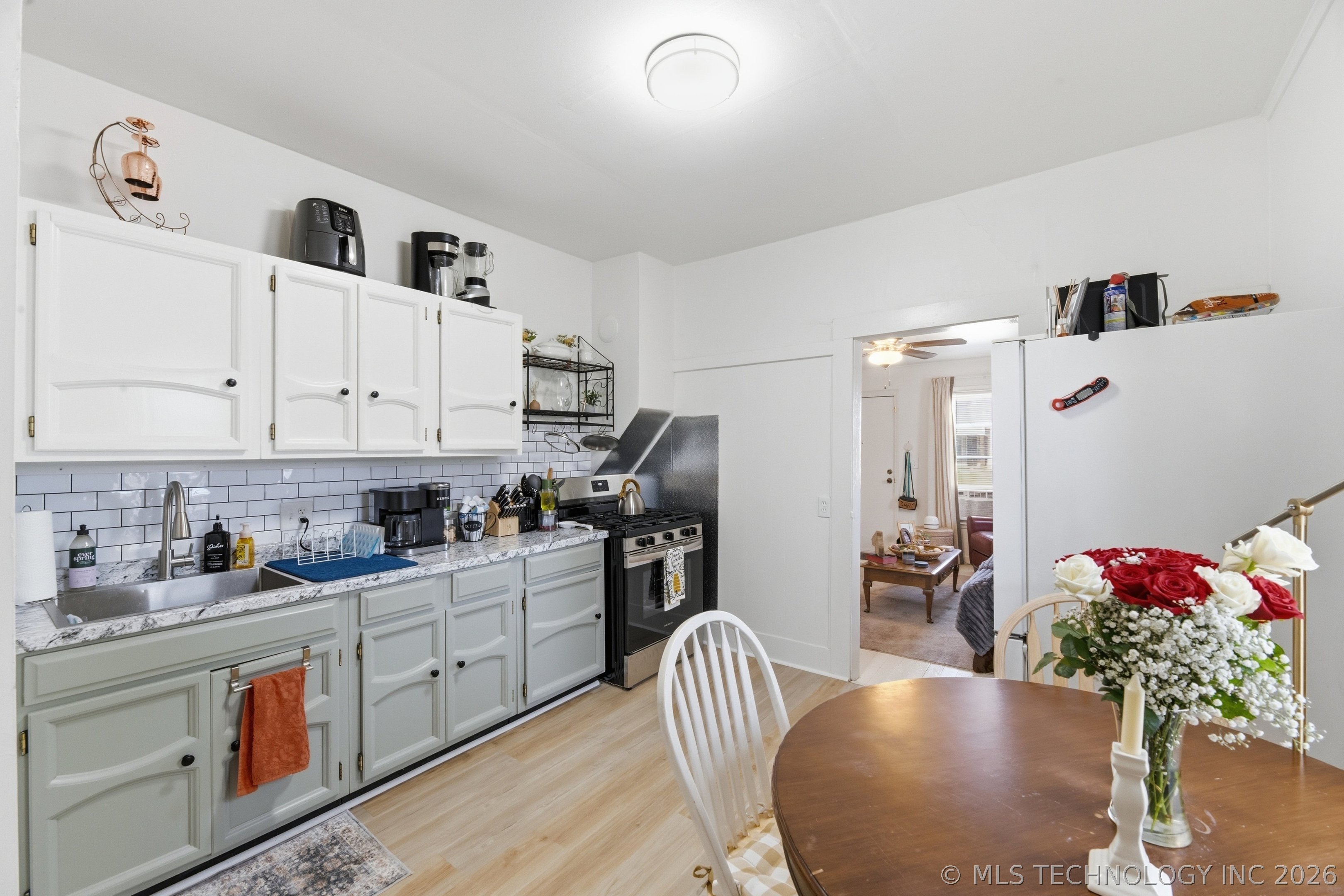108 E 5th Street Property Photo 7