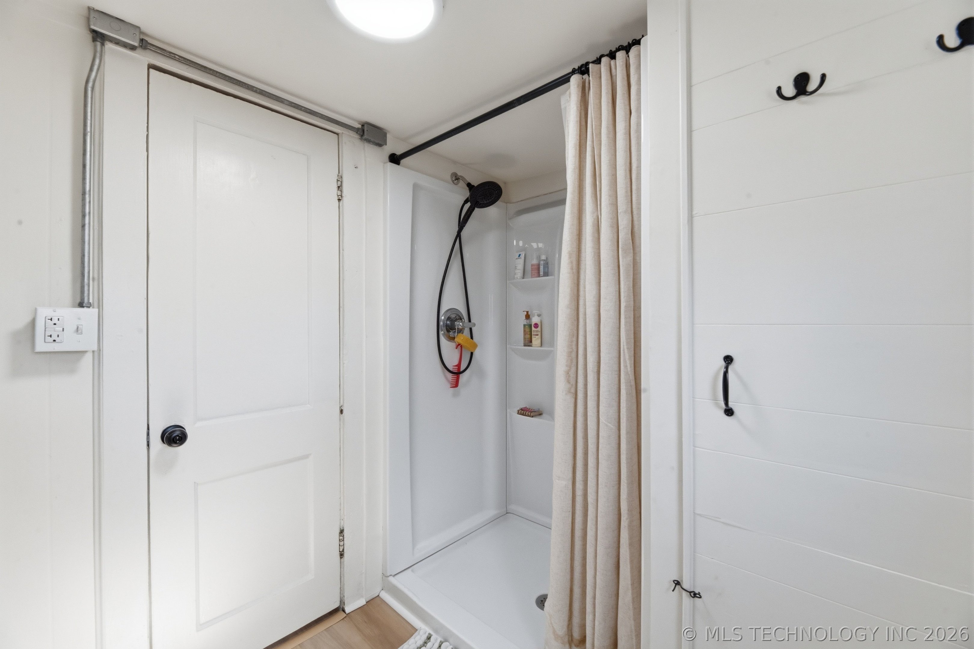 108 E 5th Street Property Photo 14