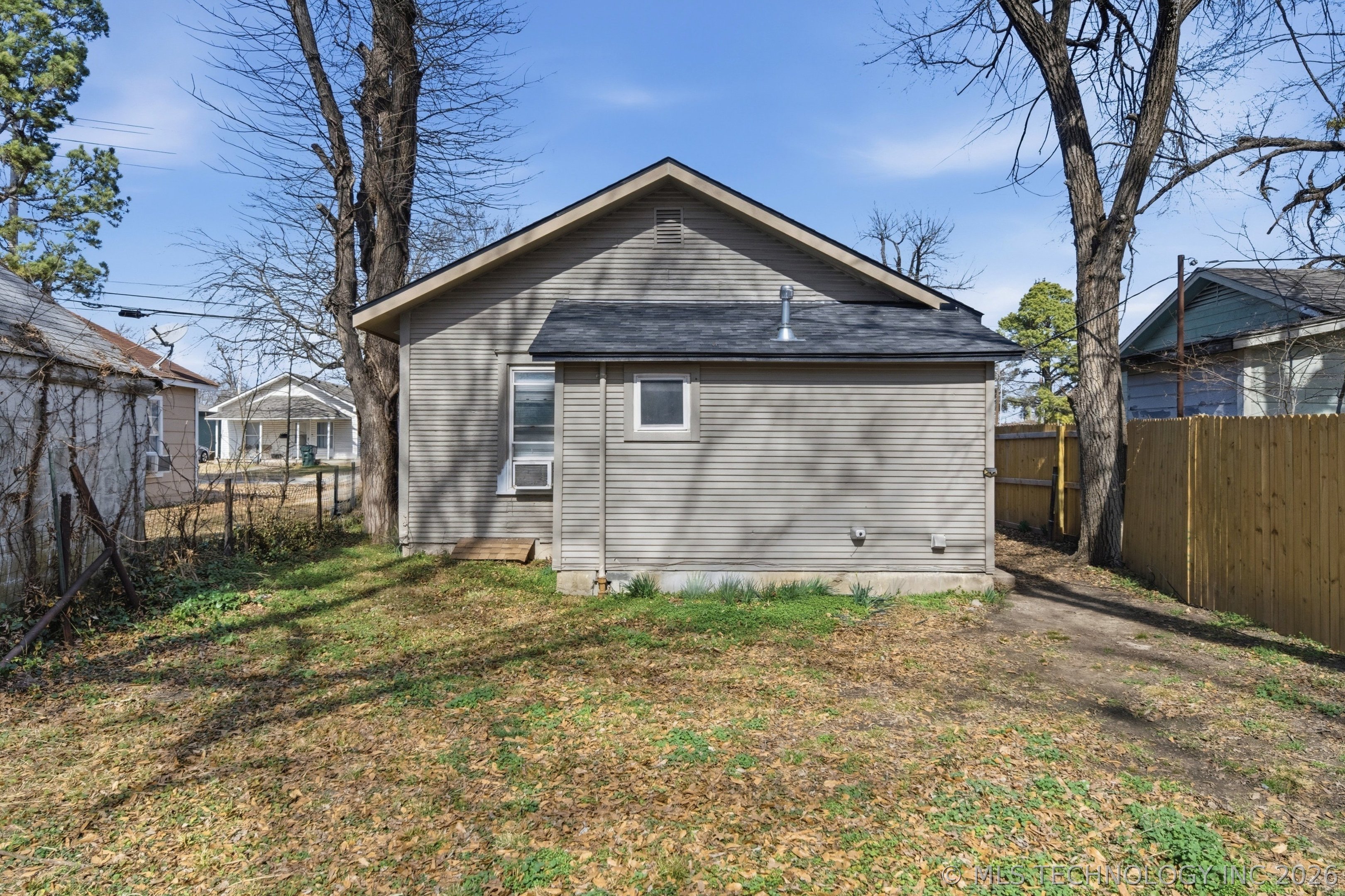 108 E 5th Street Property Photo 20
