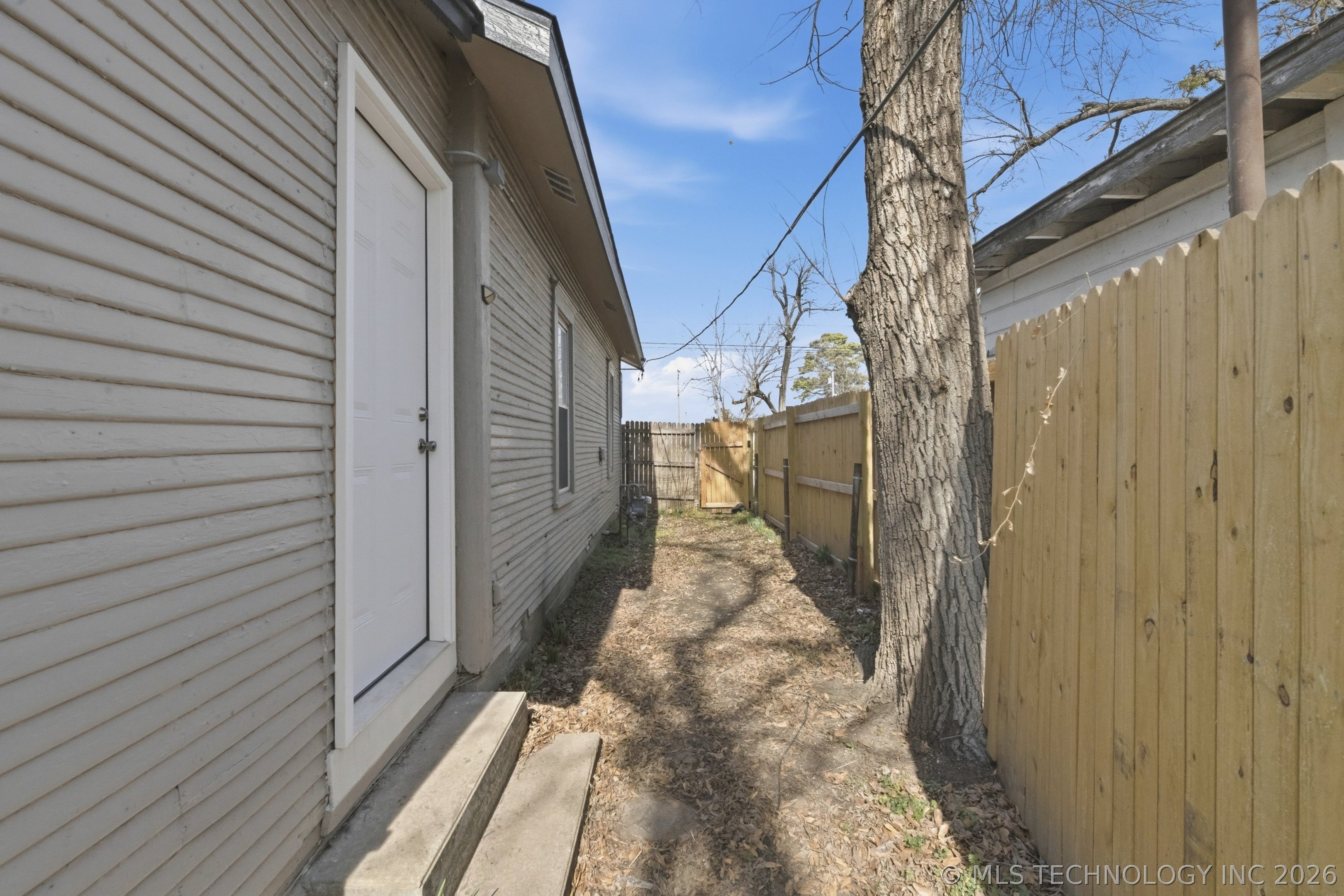 108 E 5th Street Property Photo 25