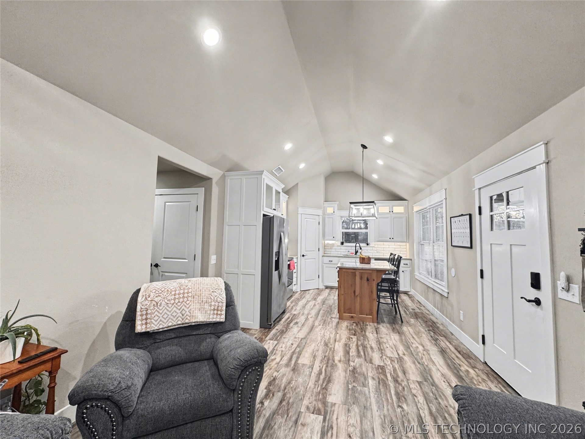 411 S Lee Avenue Property Photo 15