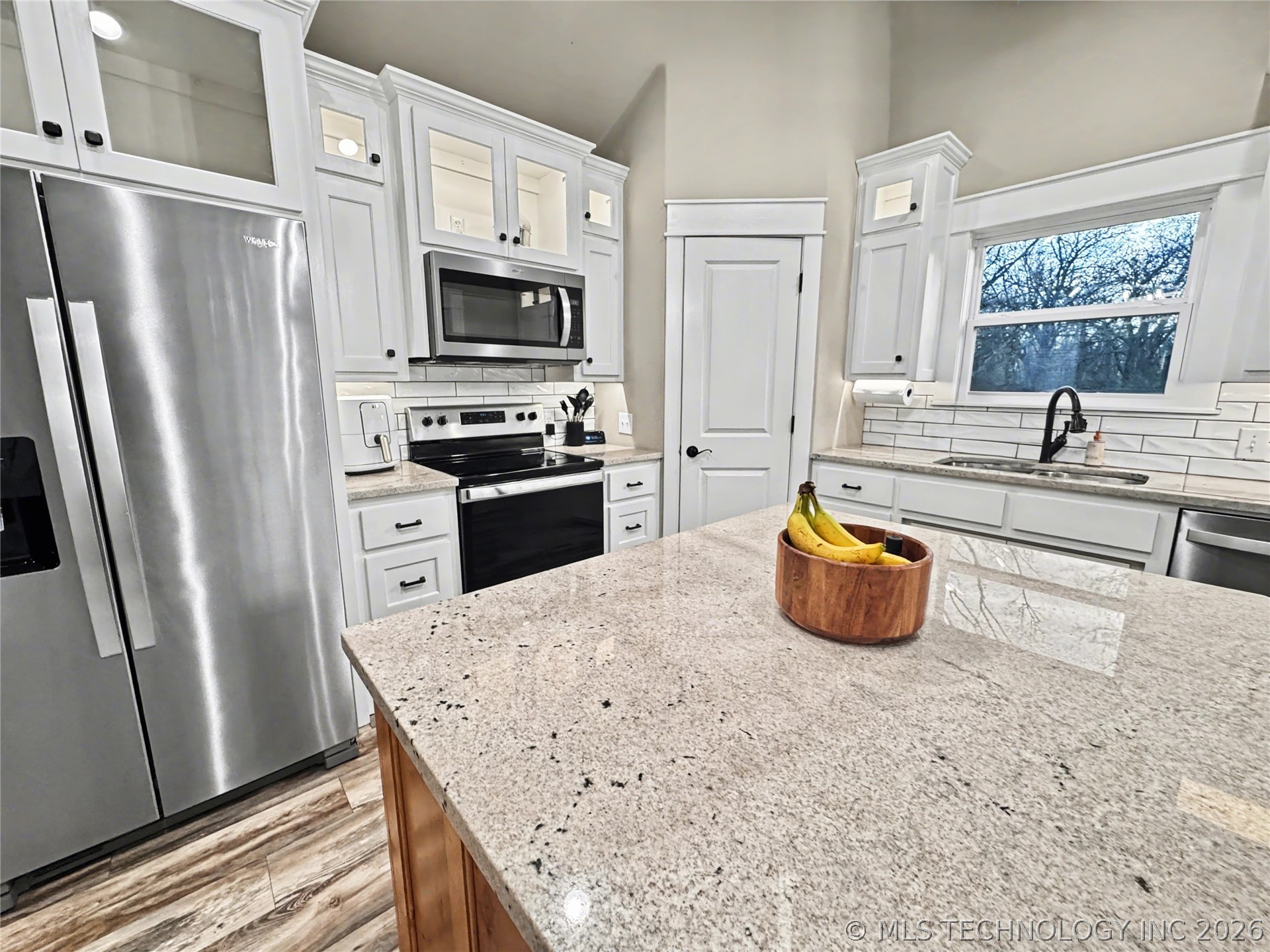 411 S Lee Avenue Property Photo 19