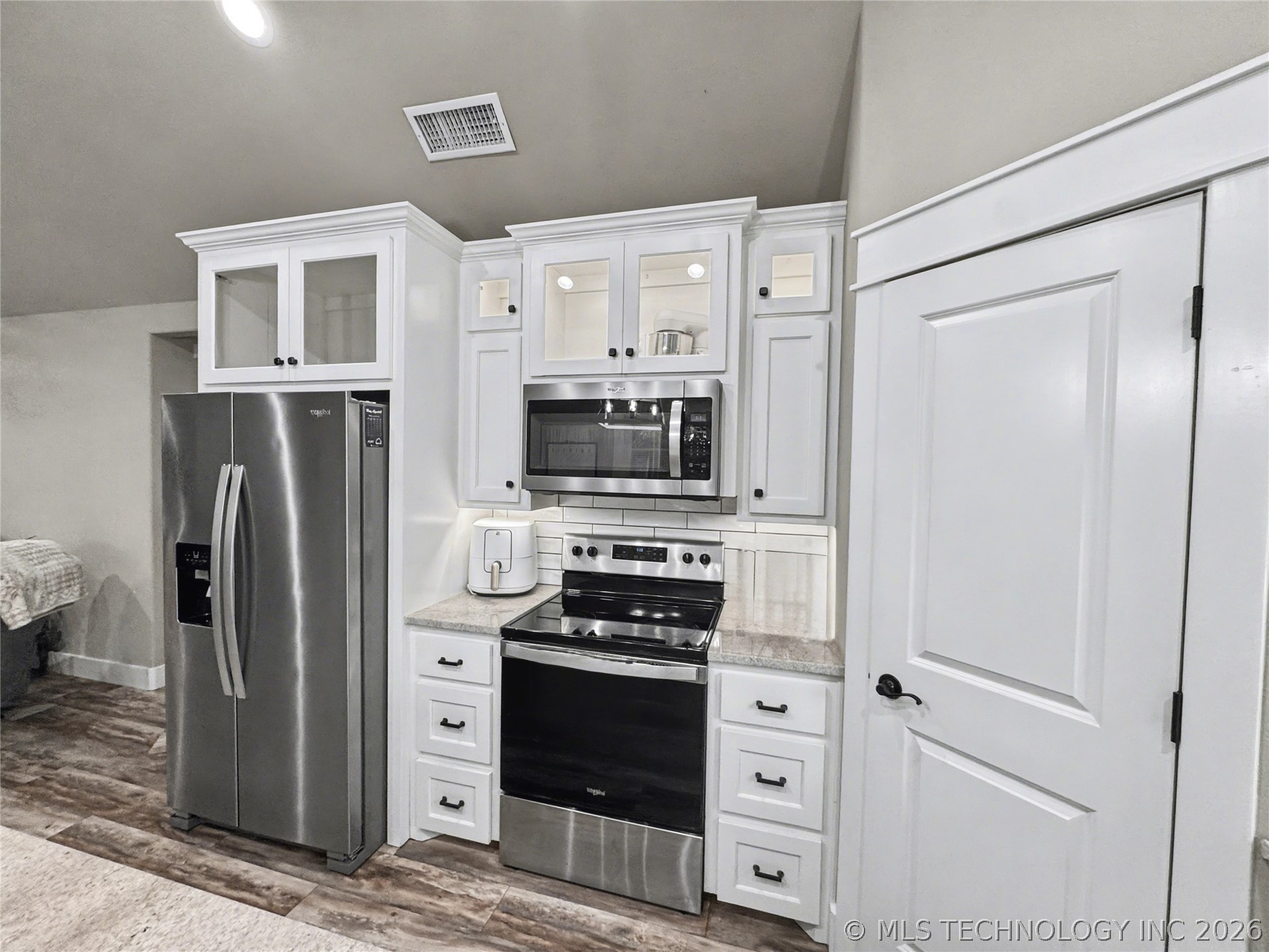 411 S Lee Avenue Property Photo 23