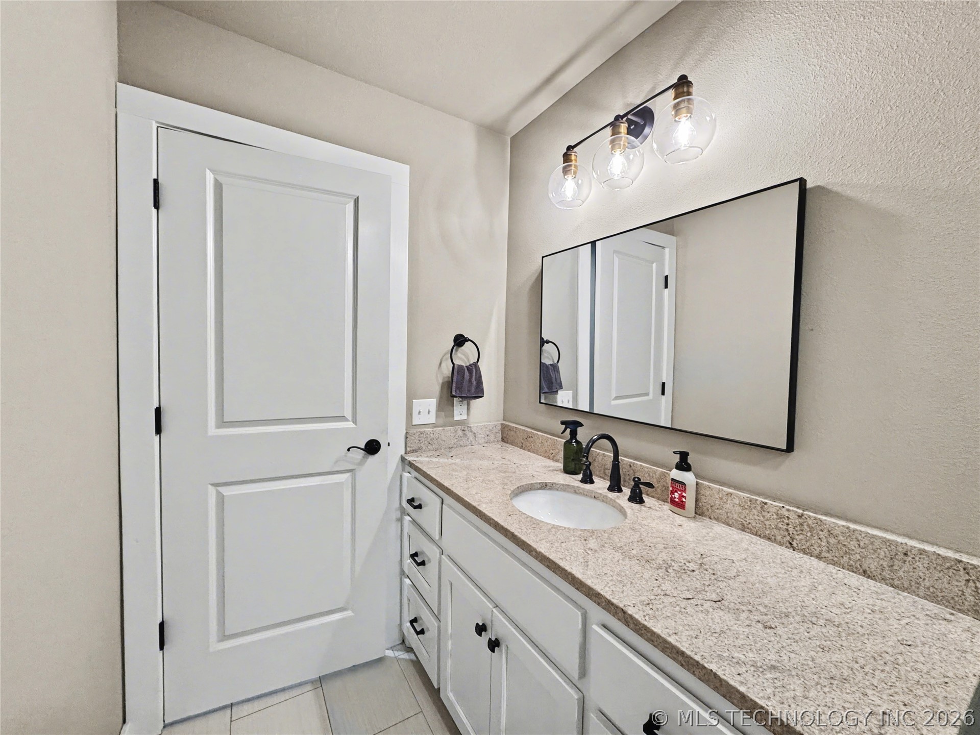 411 S Lee Avenue Property Photo 47