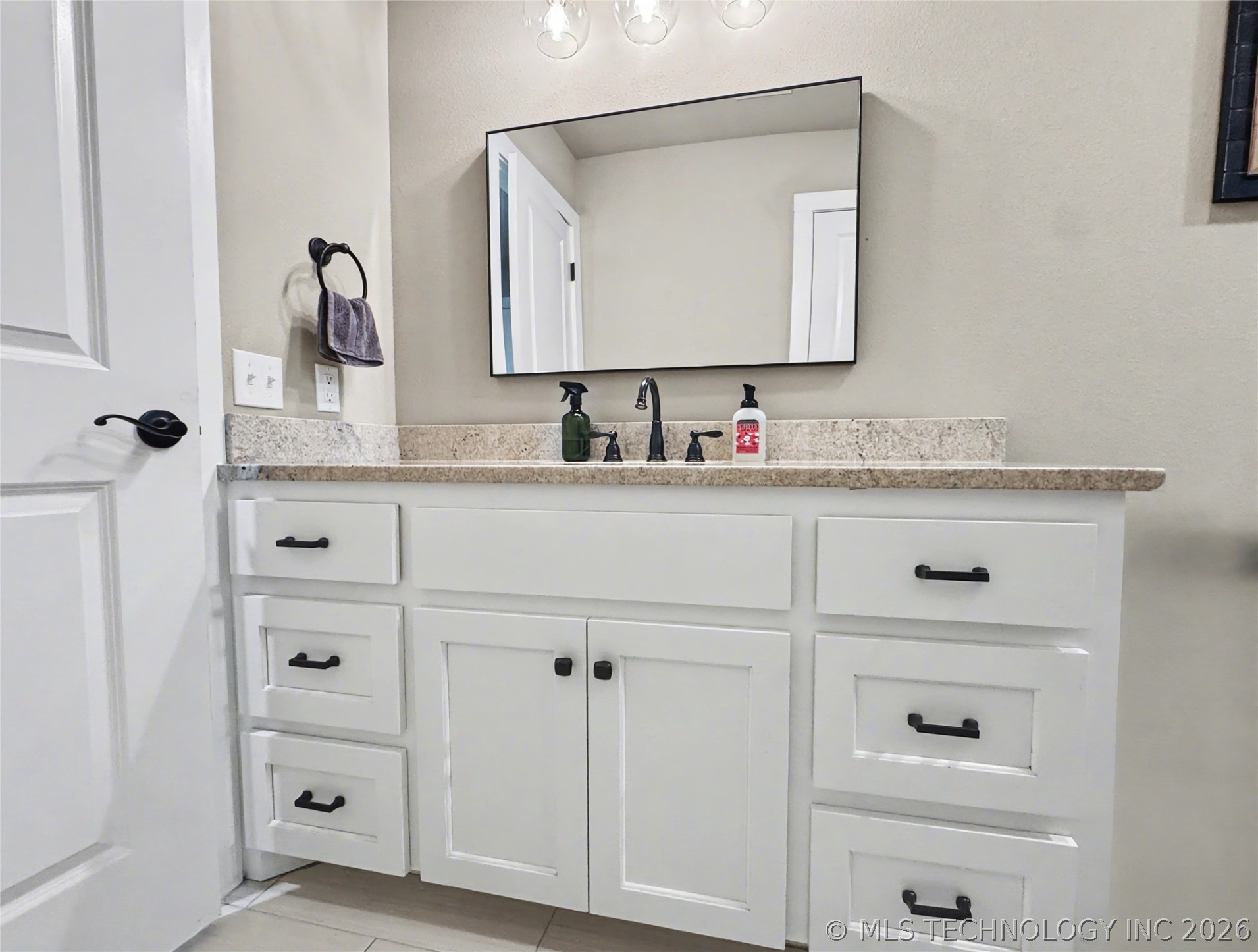 411 S Lee Avenue Property Photo 48