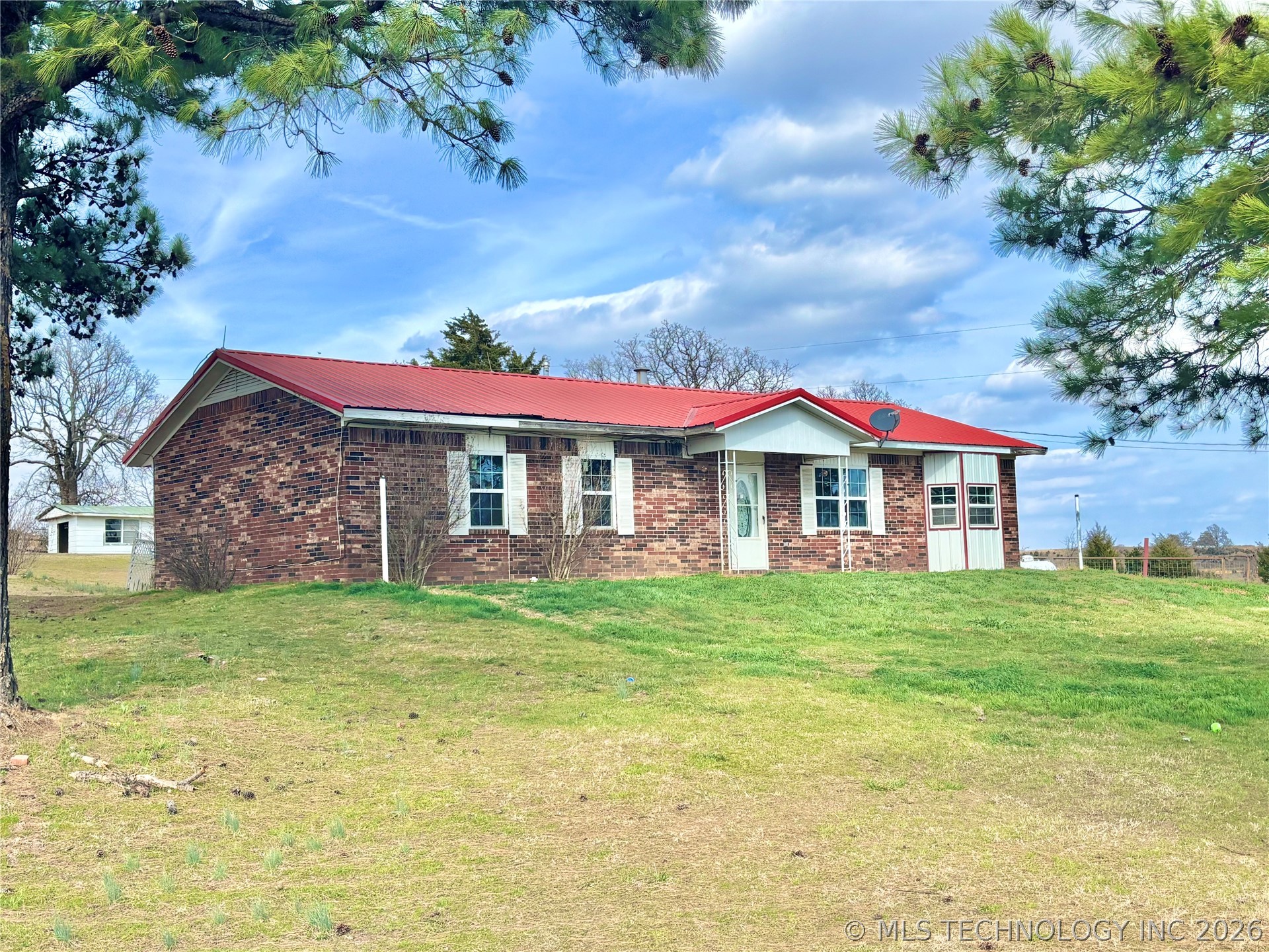31863 W Liberty Road Property Photo 1