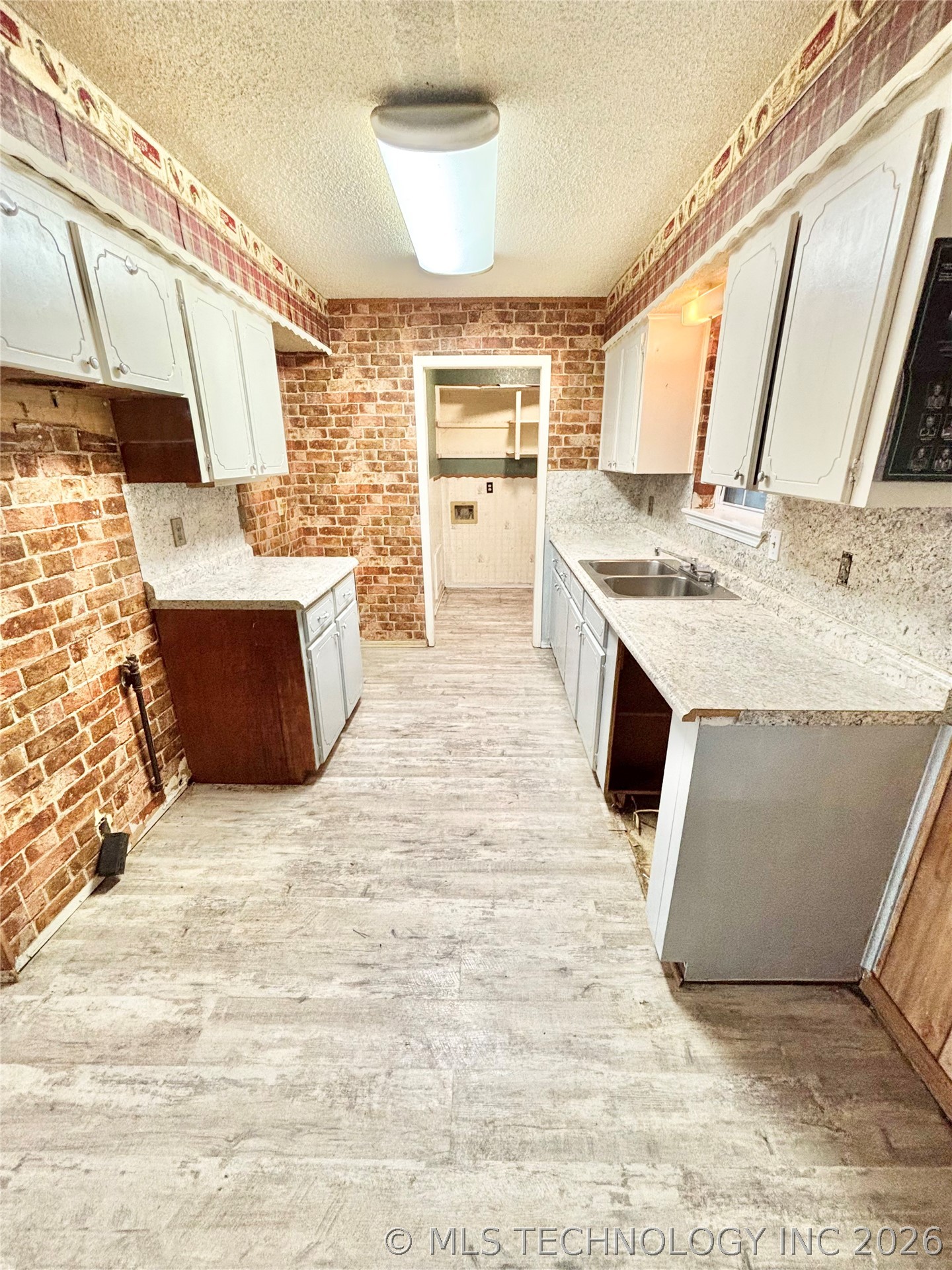 31863 W Liberty Road Property Photo 9