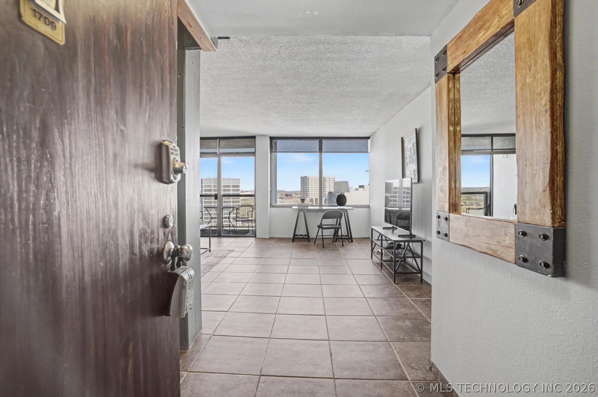 450 W 7th Street 1709 Property Photo 4