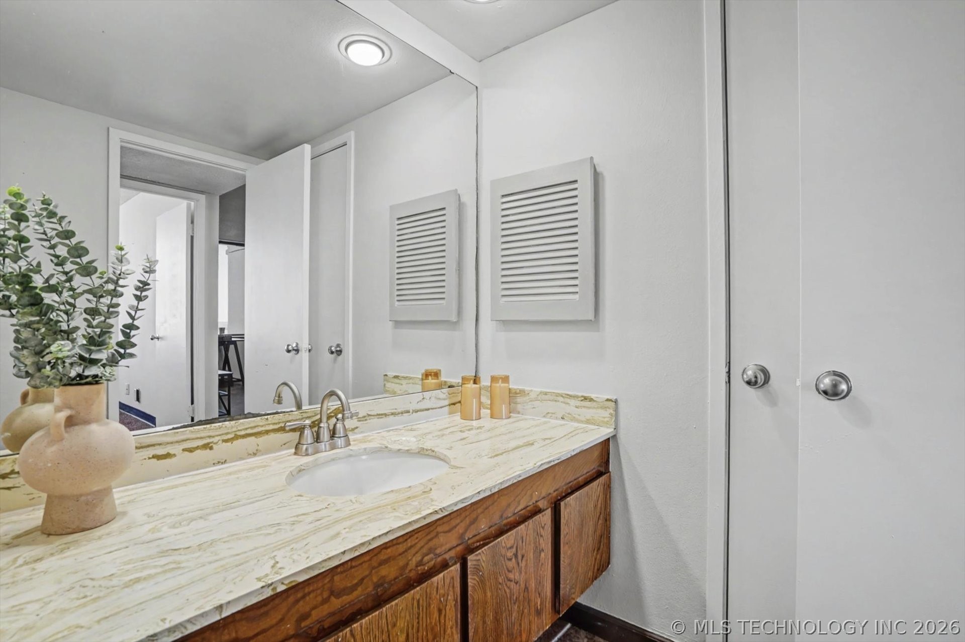 450 W 7th Street 1709 Property Photo 19