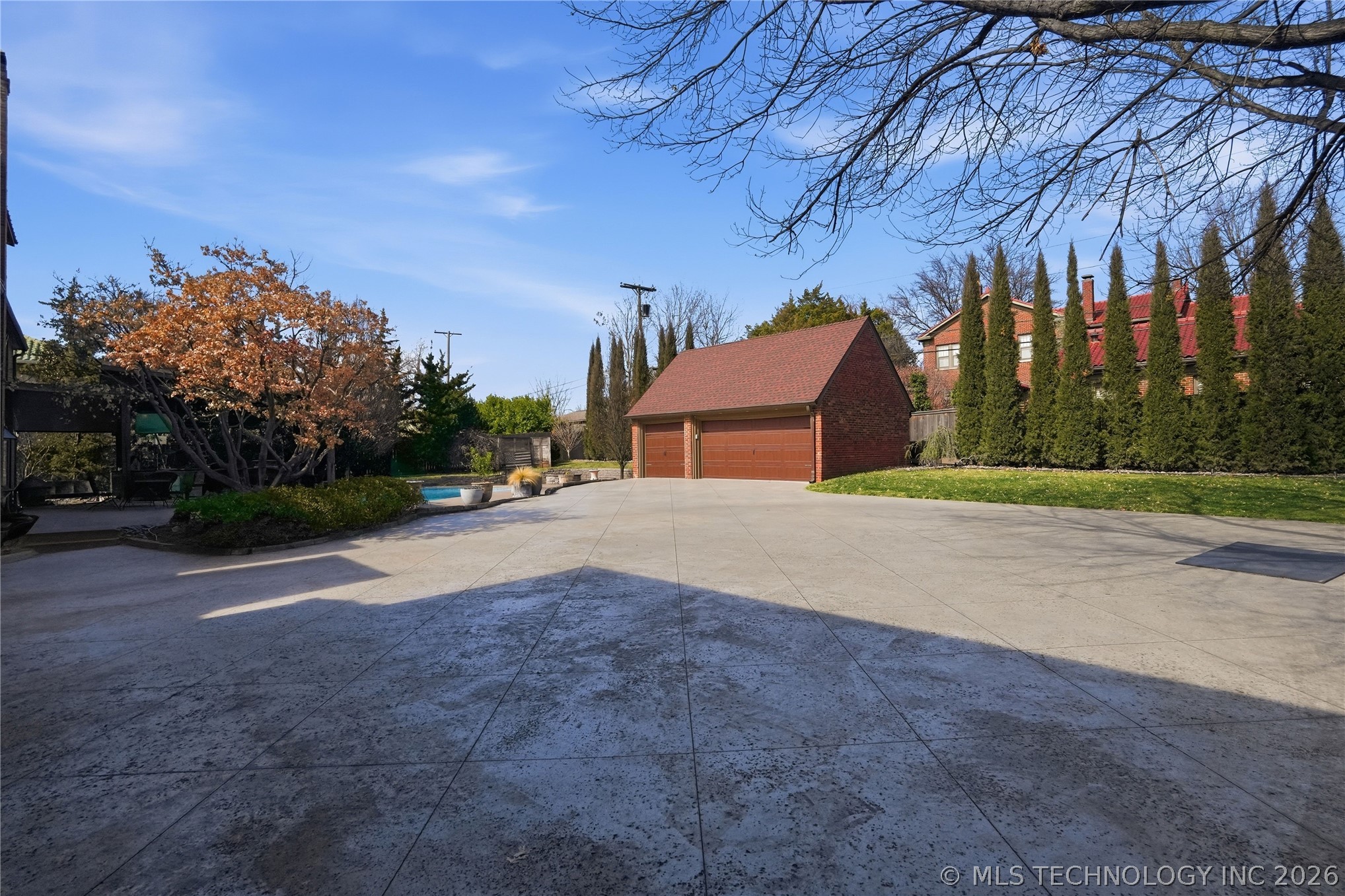 1315 E 26th Street Property Photo 11