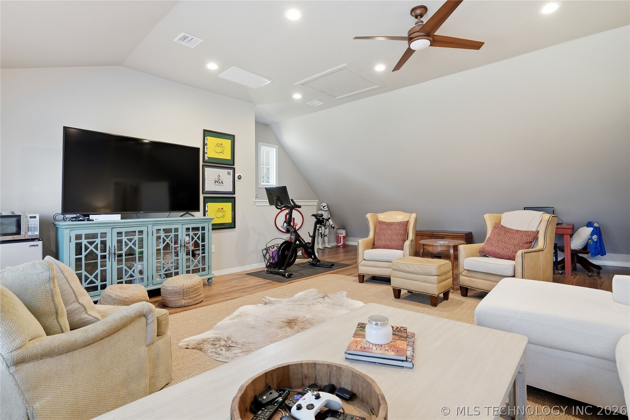 1315 E 26th Street Property Photo 65