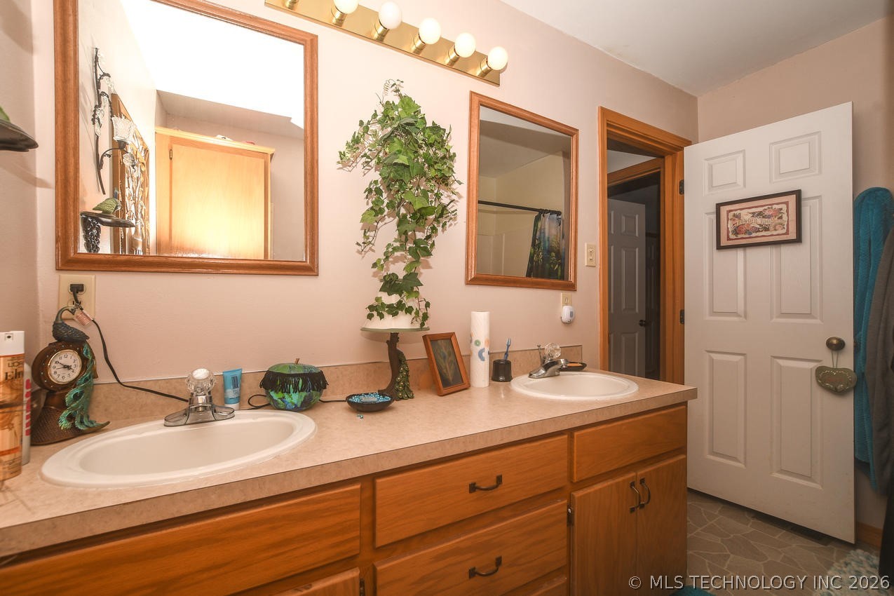 1117 Fox Point Road Property Photo 17
