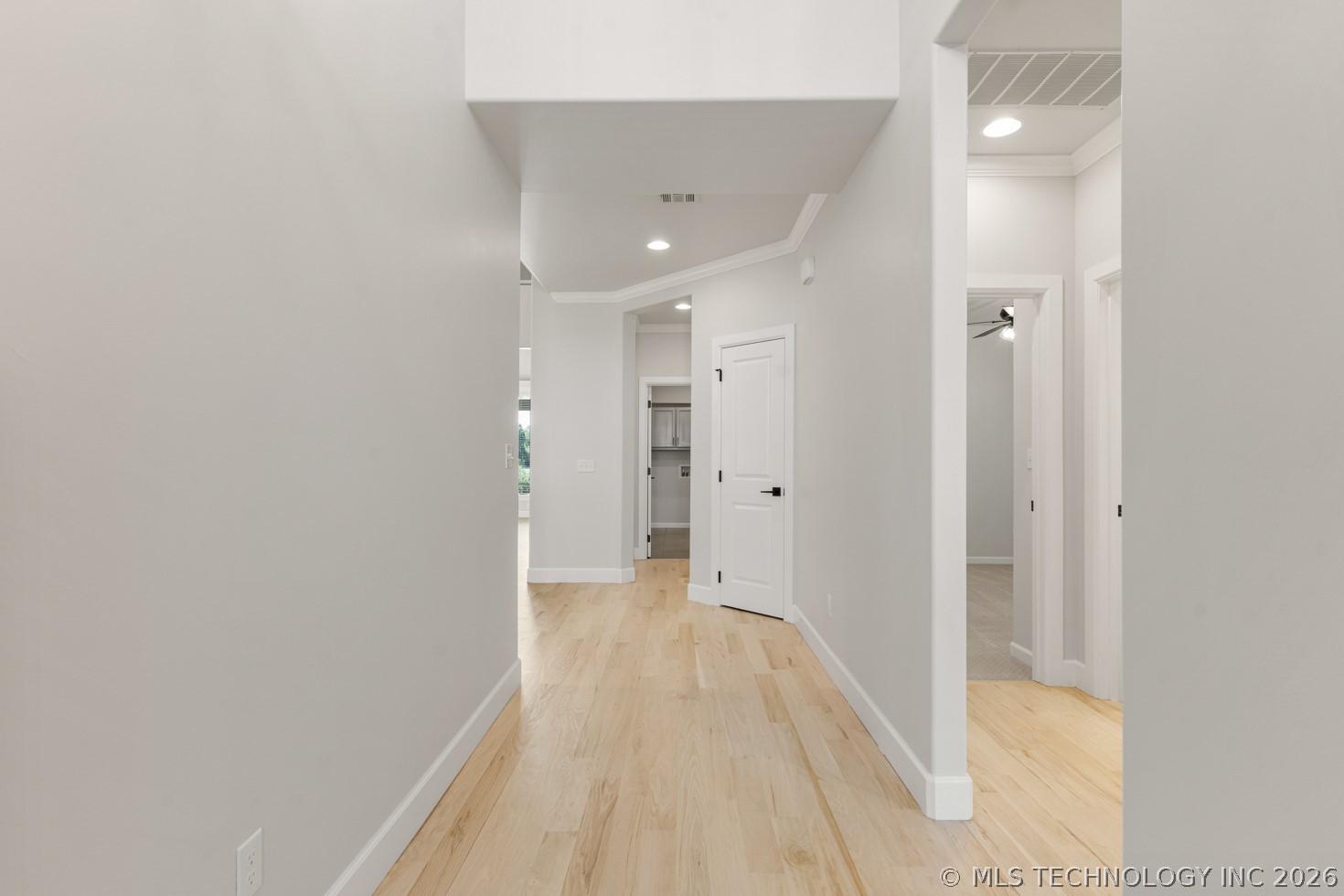 2513 W Twin Oaks Street Property Photo 3