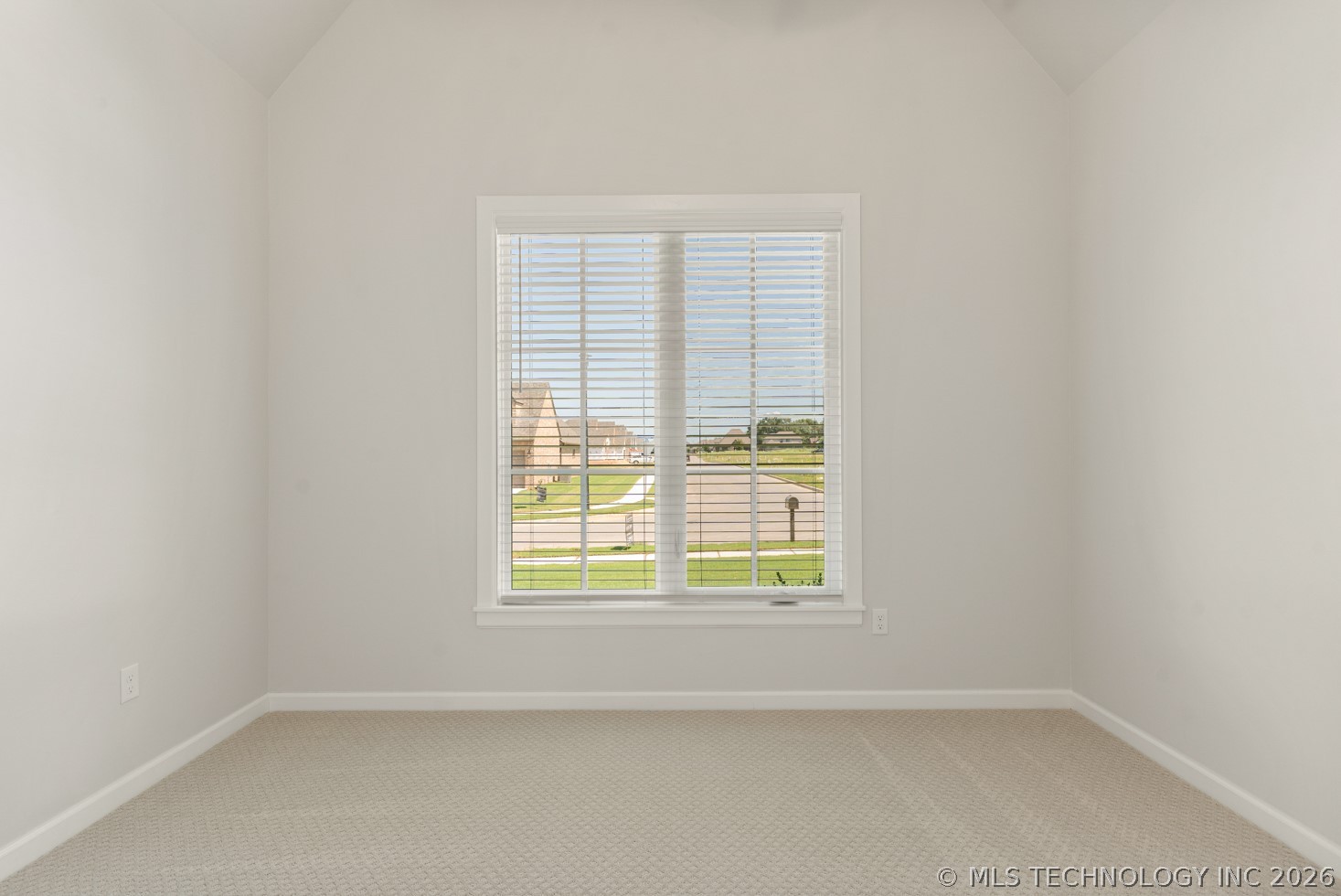 2513 W Twin Oaks Street Property Photo 5
