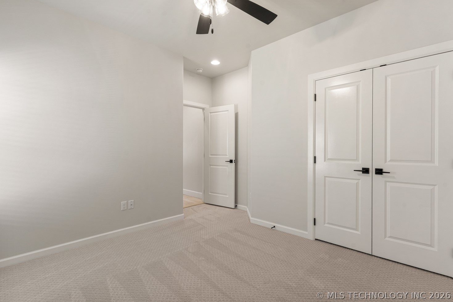 2513 W Twin Oaks Street Property Photo 11