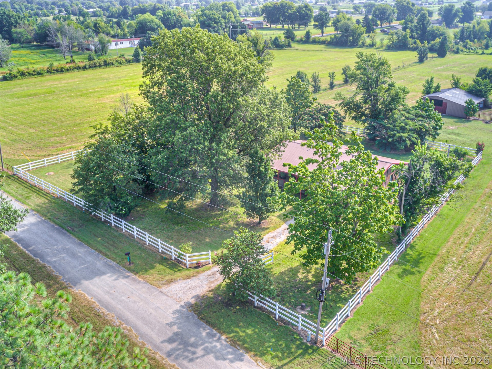 36087 S 4205 Road Property Photo 3