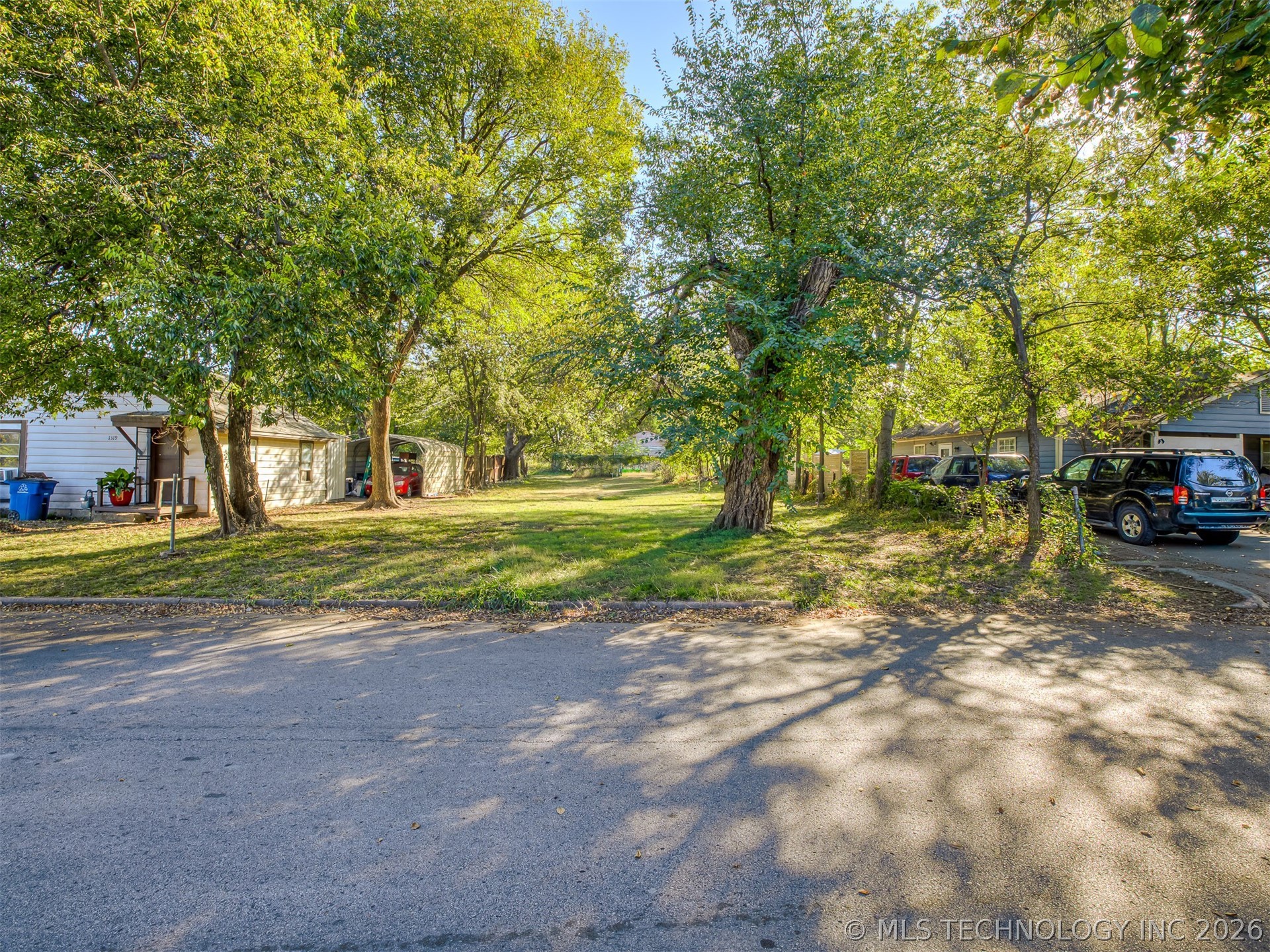 1315 N Saint Louis Avenue Property Photo 1