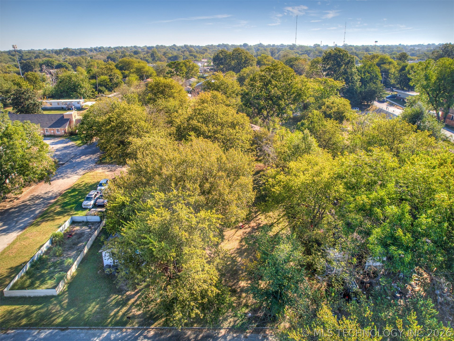 1315 N Saint Louis Avenue Property Photo 3