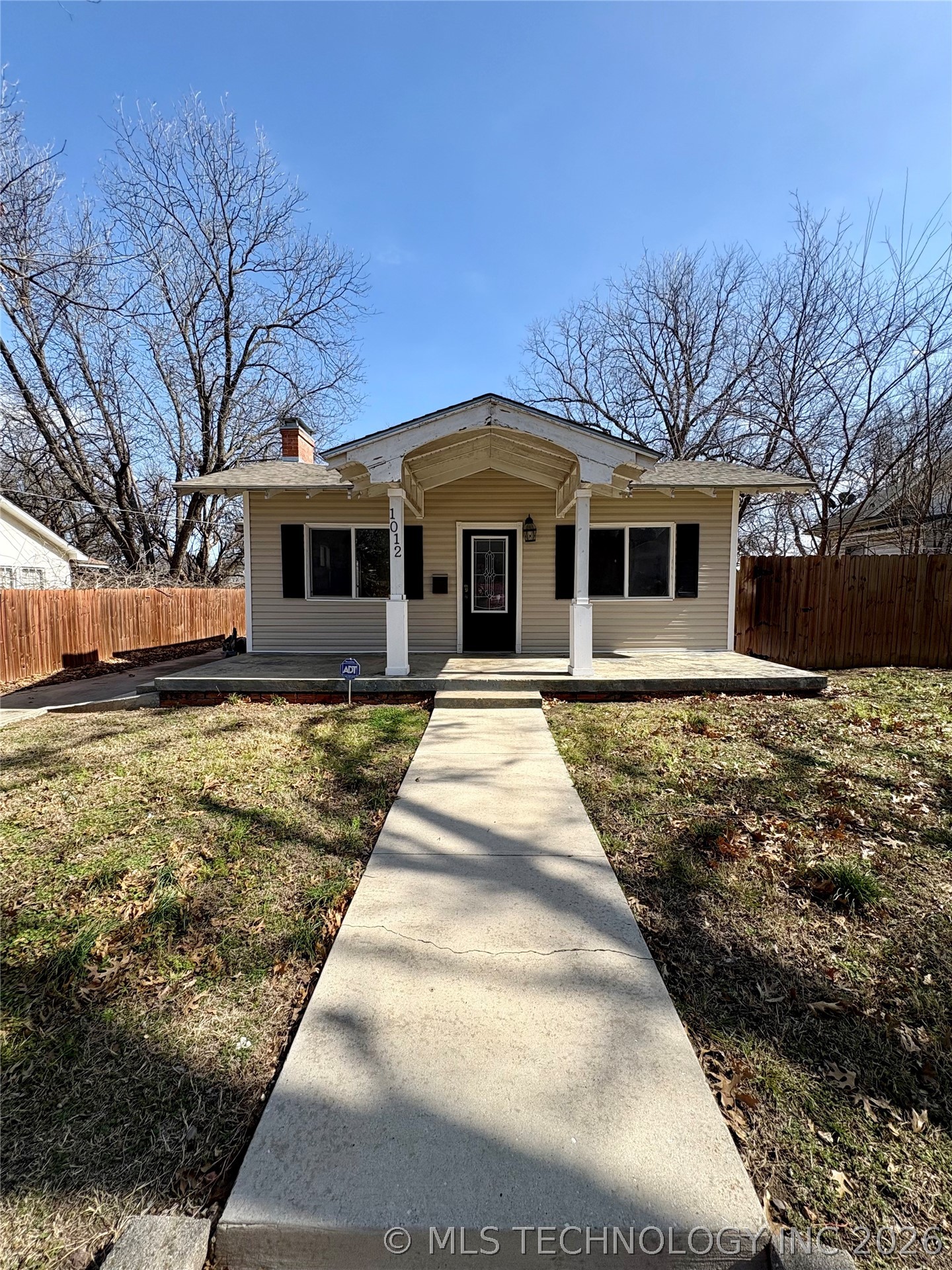 1012 D NW Property Photo 1