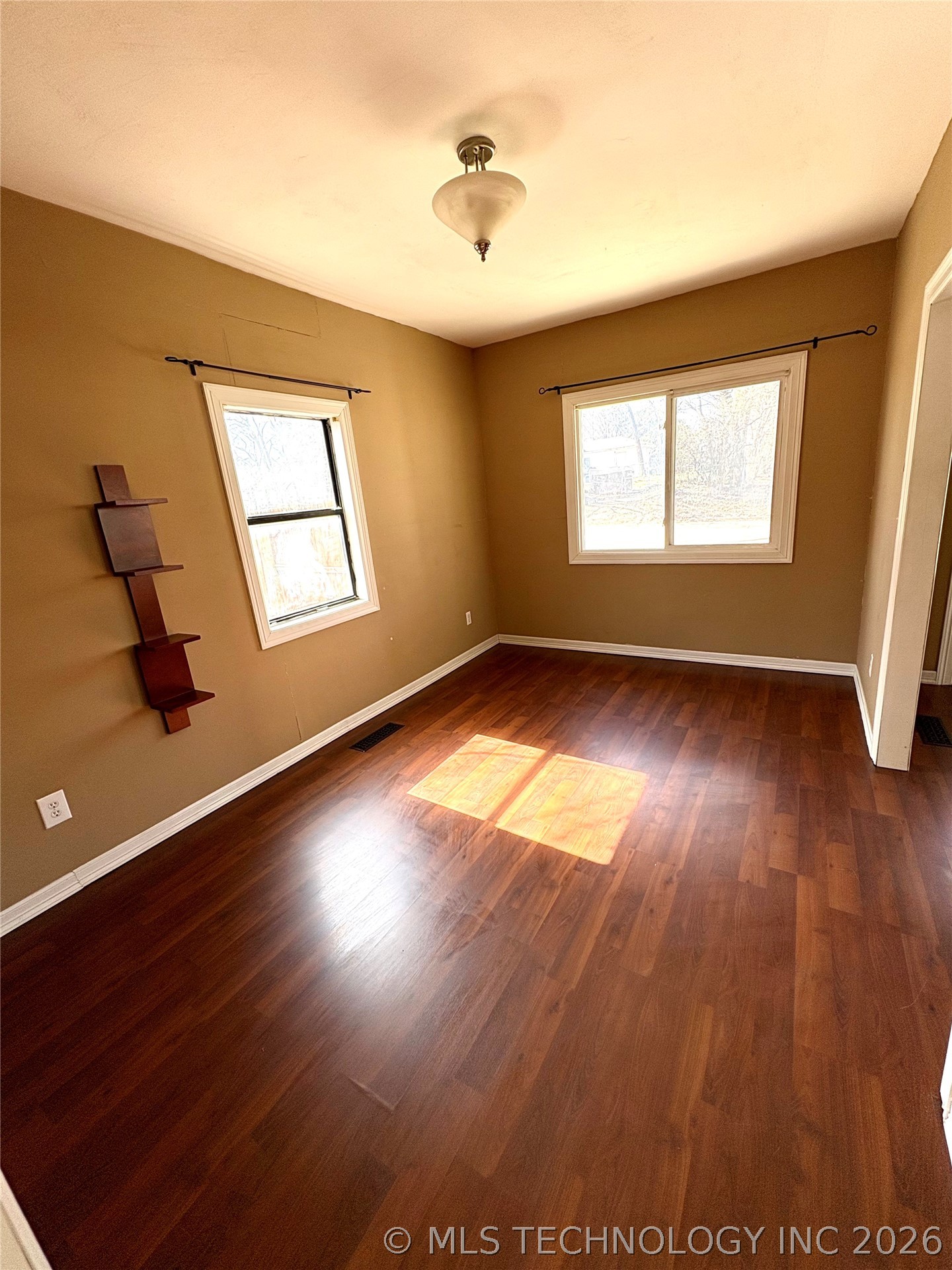 1012 D Nw Property Photo 4