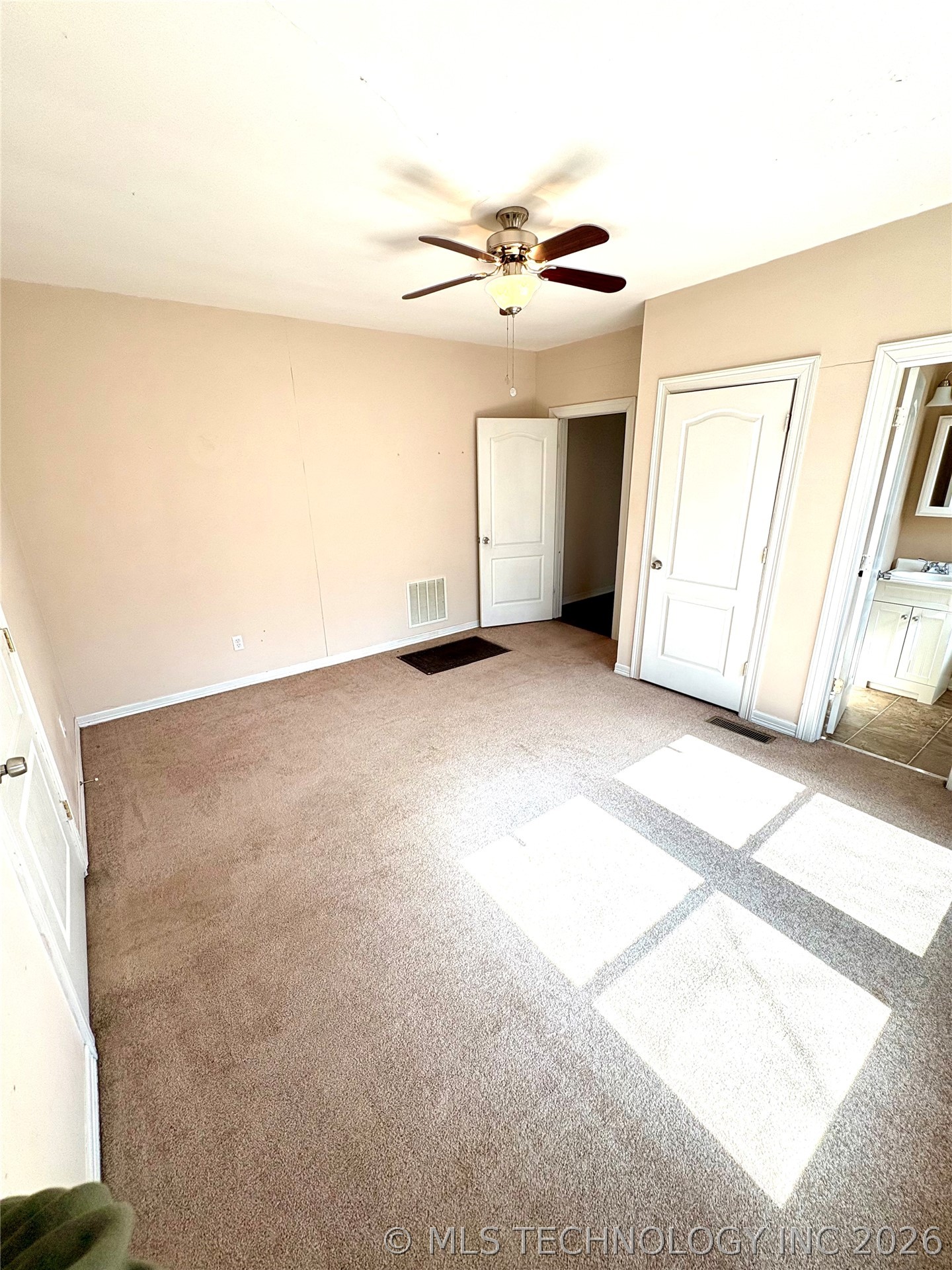 1012 D Nw Property Photo 5