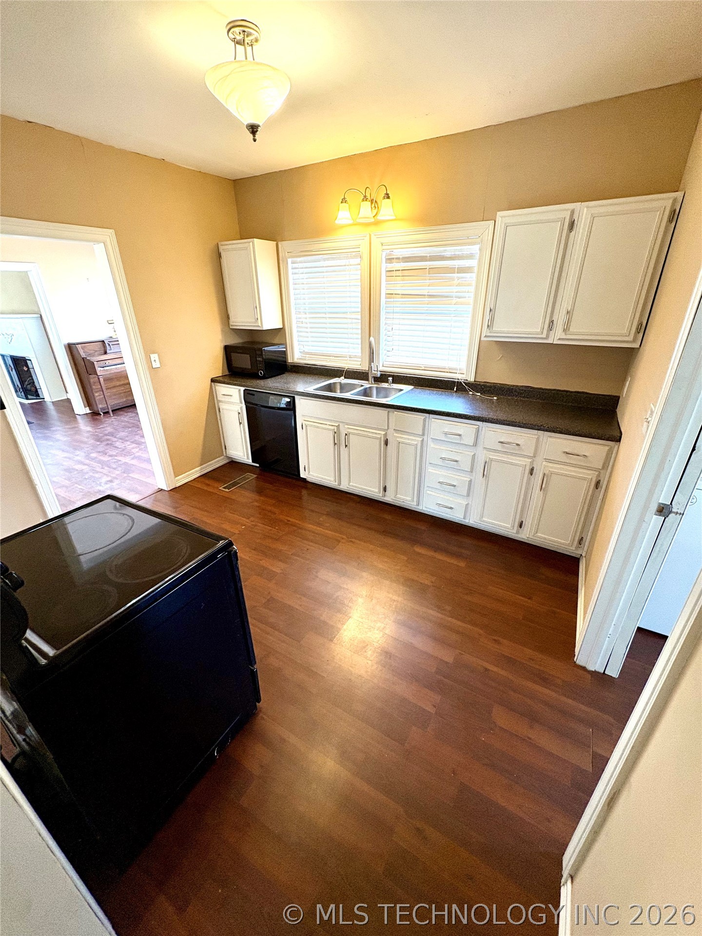 1012 D Nw Property Photo 8